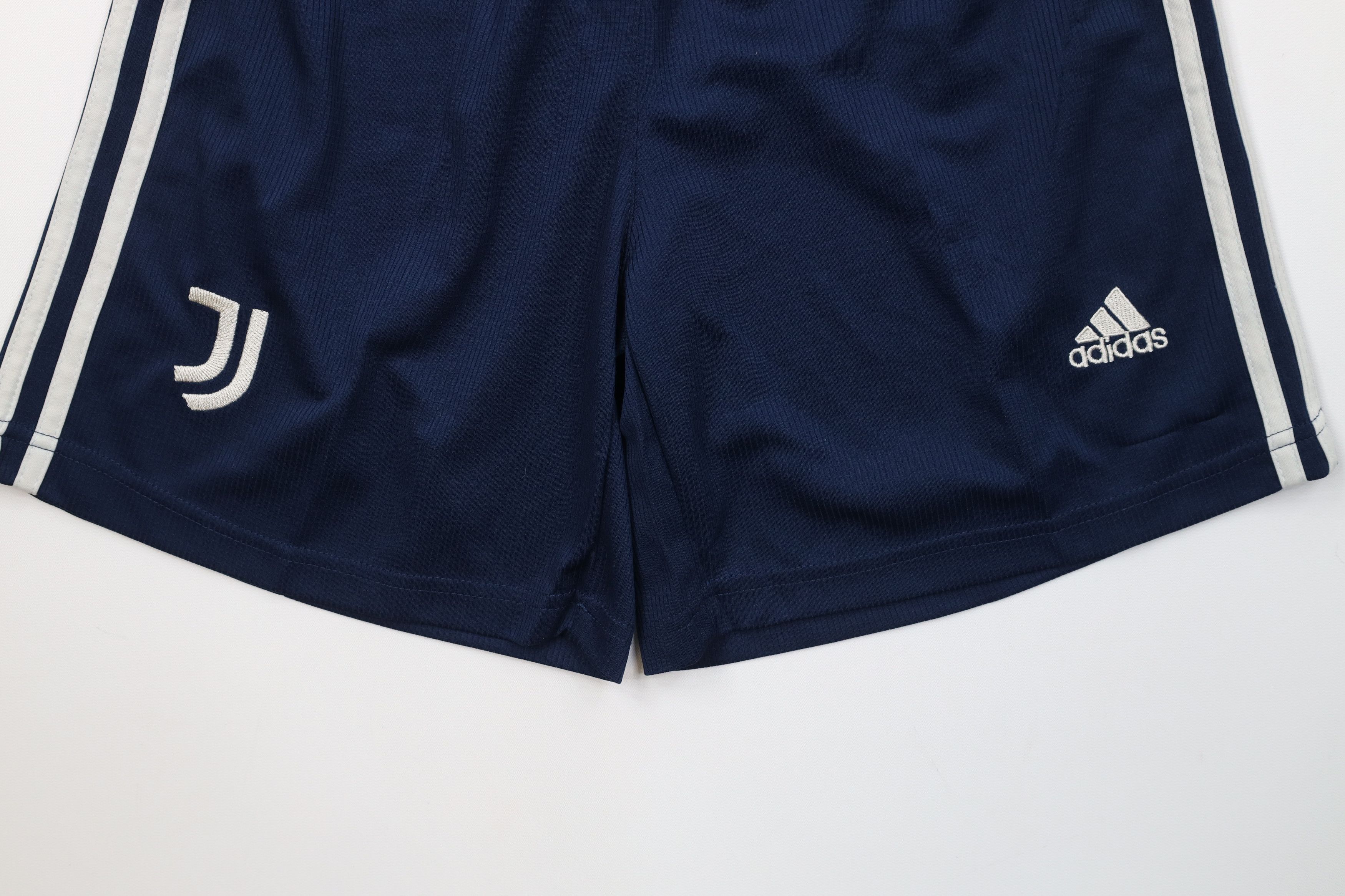 Adidas Vintage Adidas Juventus FC Soccer Football Shorts Blue Size US 30 / EU 46 - 4 Thumbnail