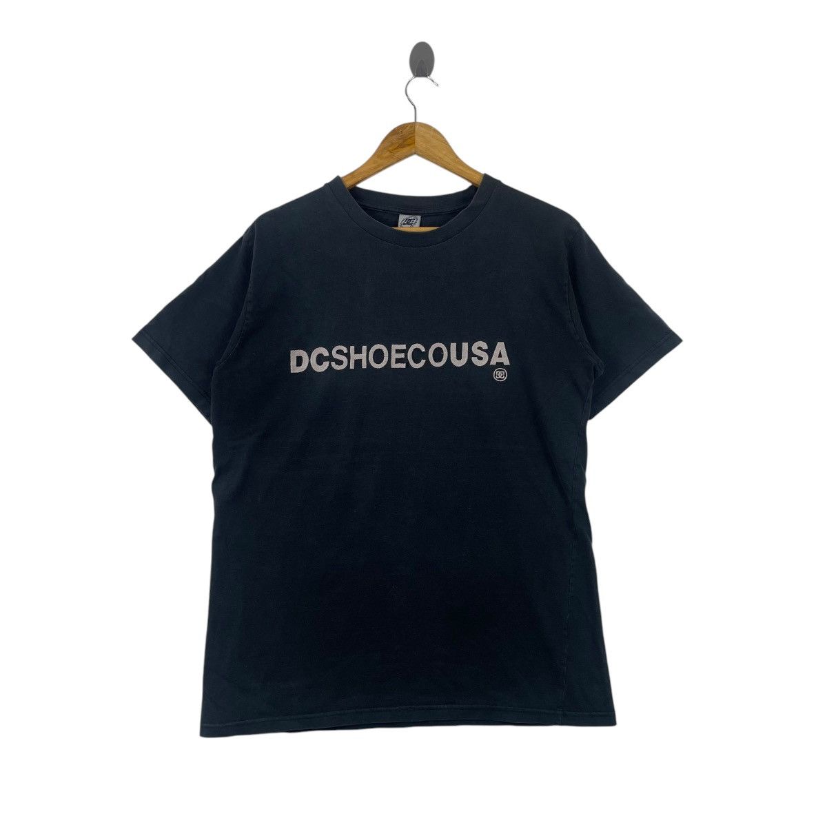 Japanese Brand × Vintage Vintage DCSHOE Usa Skateboarding Tshirt Size US XL / EU 56 / 4 - 1 Thumbnail