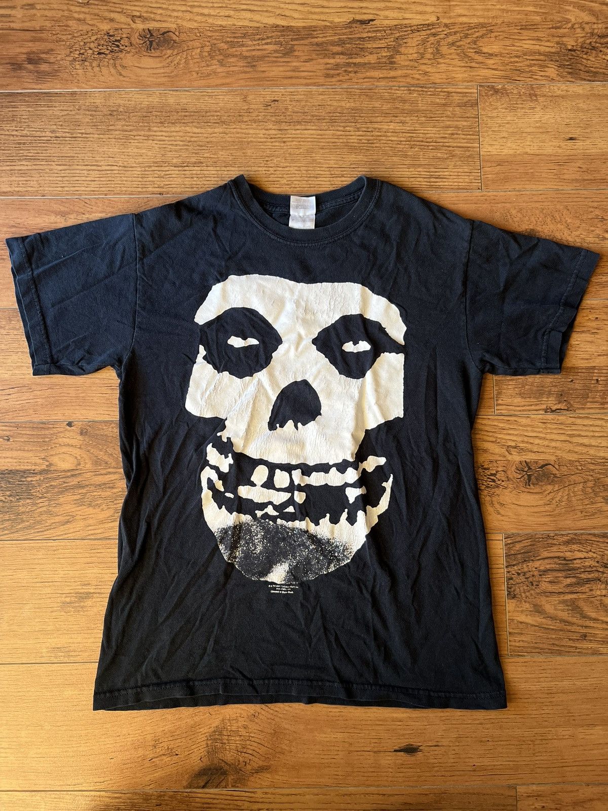 Amazon.com: American Classics Misfits Skull Crossed Arms