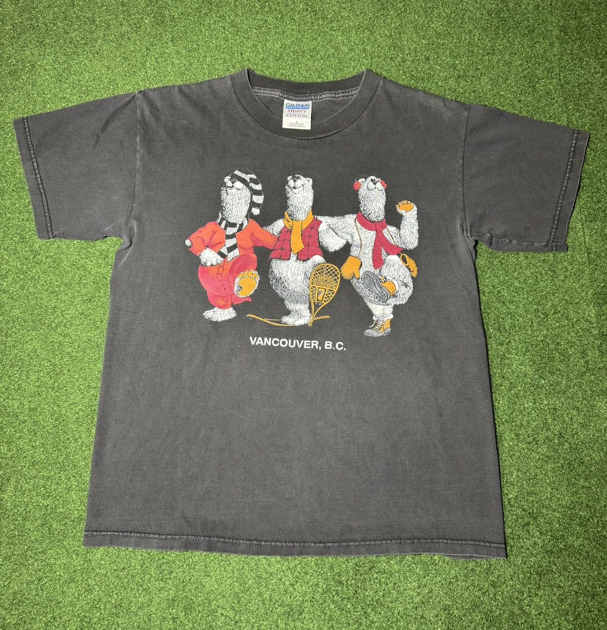 Gildan × Vintage Vintage 90s Vancouver BC Canada Polar Bear Faded T Shirt Size US M / EU 48-50 / 2 - 1 Thumbnail