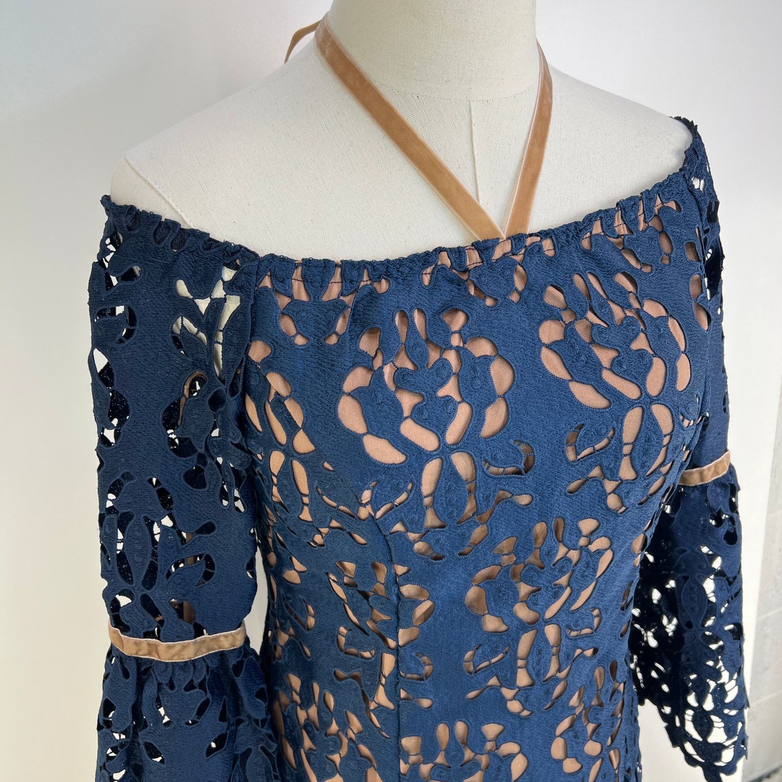 Other Alexia Admore Off The Shoulder Lace Dress Navy Blue Size M / US 6-8 / IT 42-44 - 2 Thumbnail