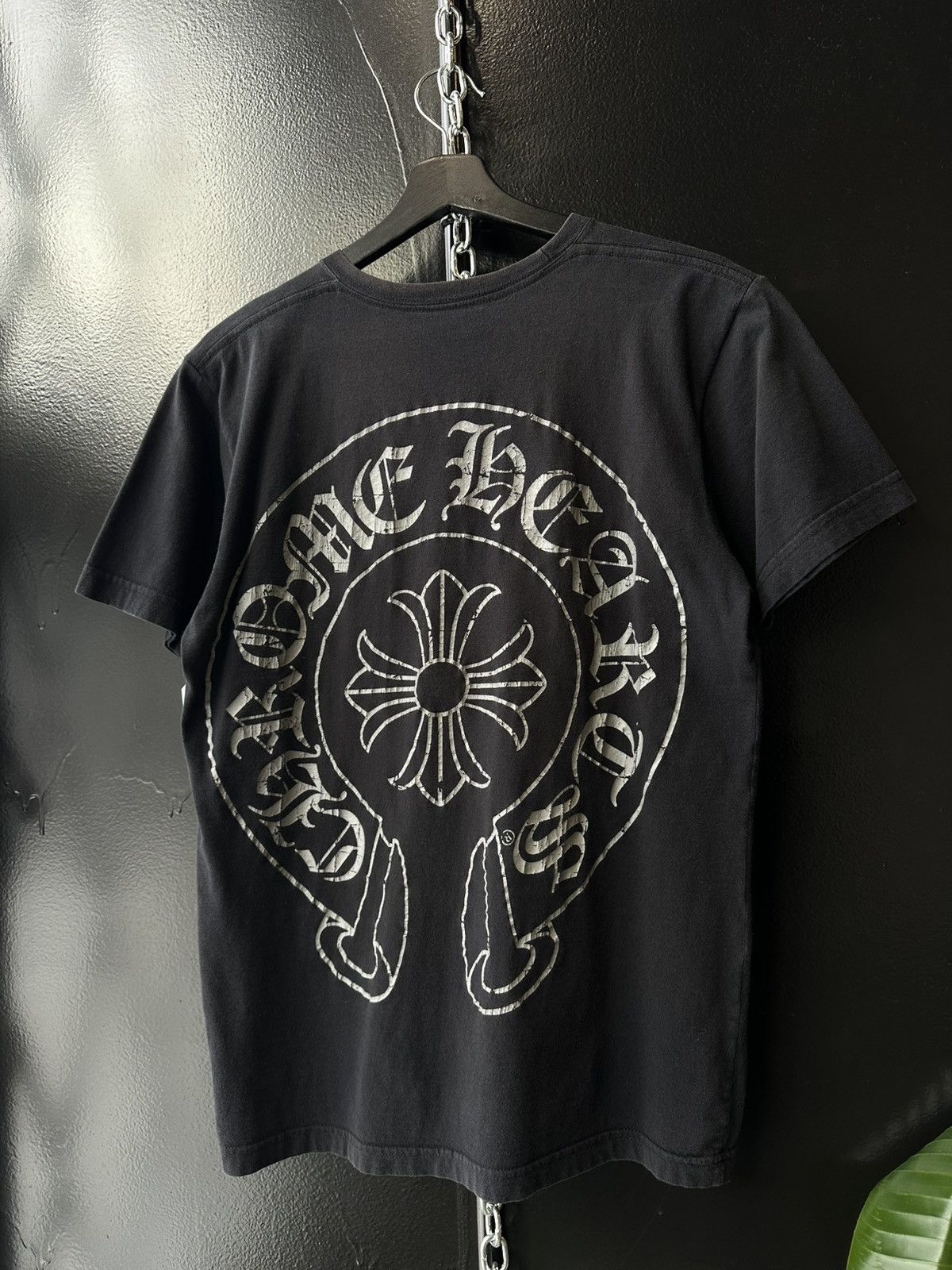 Chrome Hearts Authentic.Chrome Hearts Cracked Horseshoe Cross Pocket Tee Size US M / EU 48-50 / 2 - 1 Thumbnail