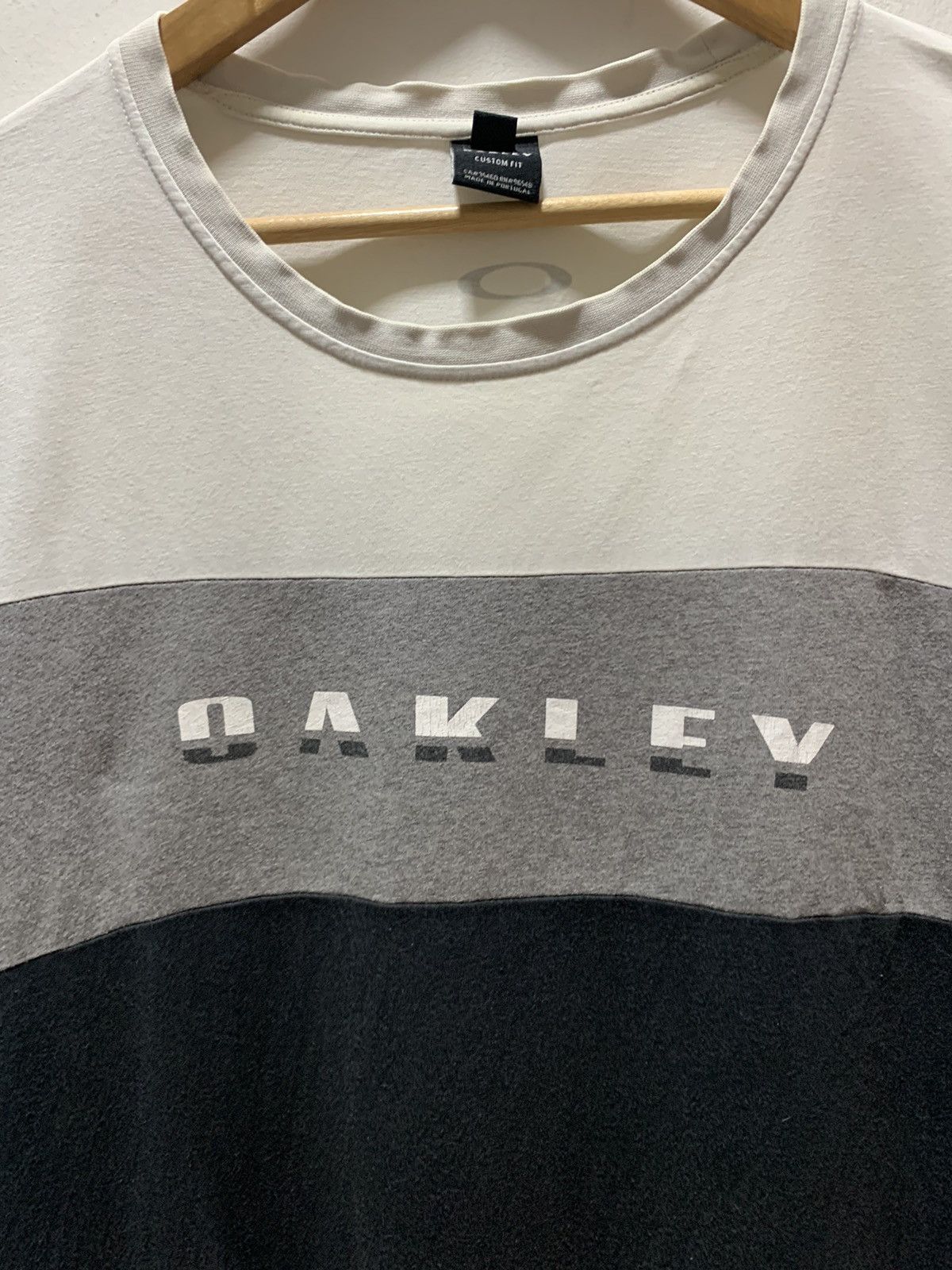 Oakley Vintage Oakley Tee Size US L / EU 52-54 / 3 - 2 Thumbnail