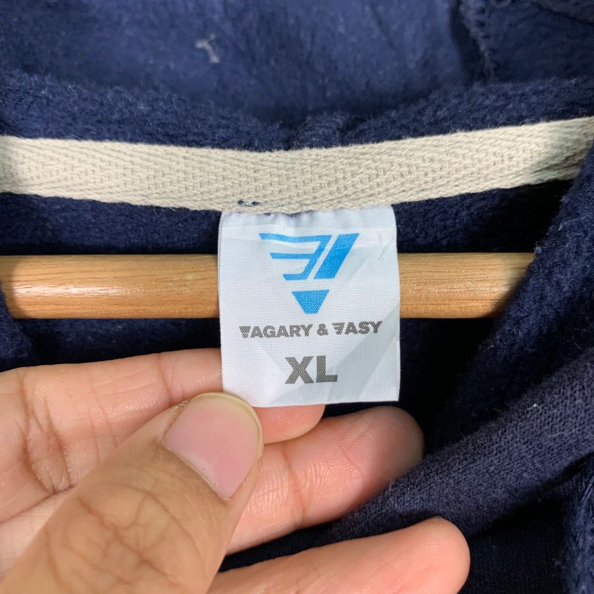 Japanese Brand AGARY & ASY Avicii Pop Big Logo Pullover Hoodies #0698-C32 Size US XL / EU 56 / 4 - 12 Thumbnail