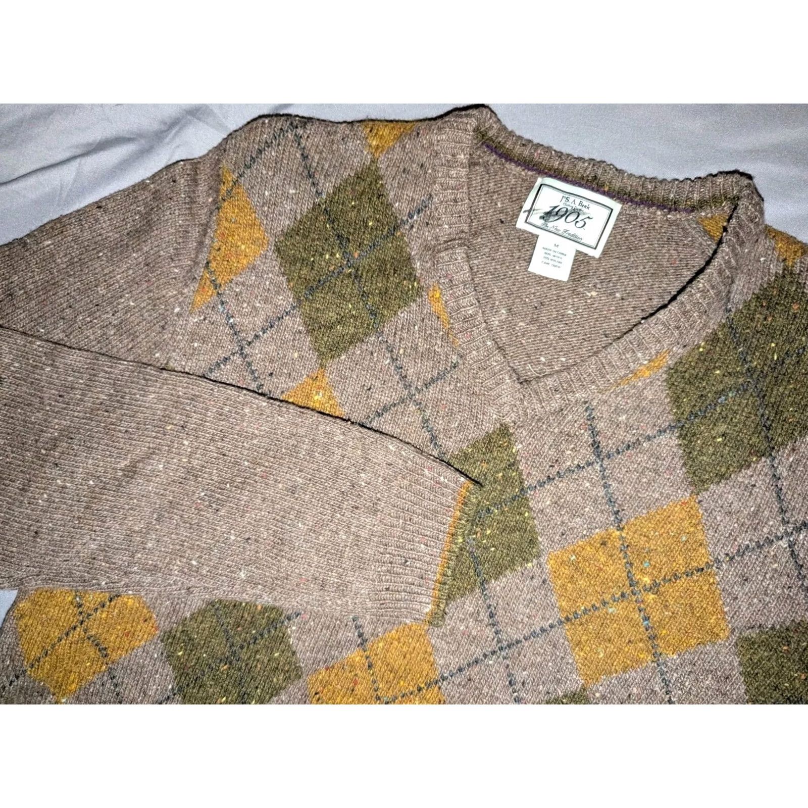 Jos. A. Bank VINTAGE Jos A Bank Argyle Brown Wool Blend V Neck Thick Chunk Knit Sweater Men’s Medium Size US M / EU 48-50 / 2 - 2 Thumbnail