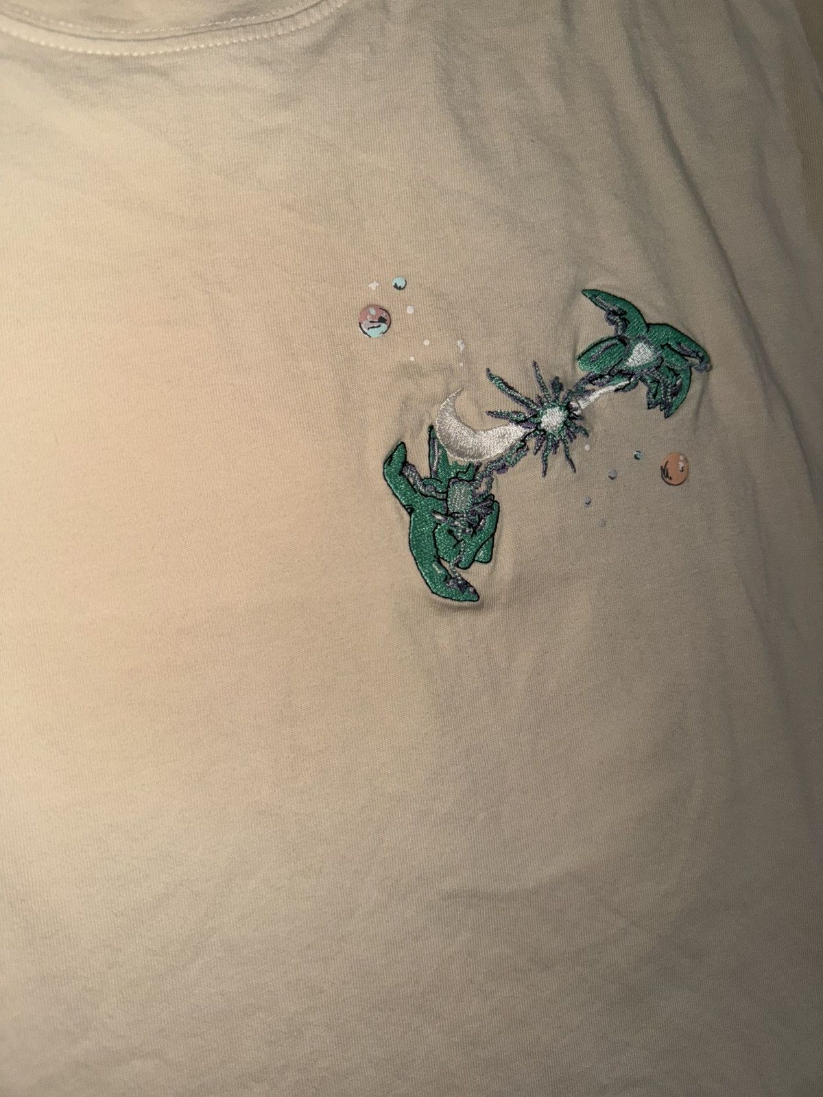 Nike Nike Tee Shirt Embroidered Galaxy Hands Beige Premium Tee Size US L / EU 52-54 / 3 - 4 Thumbnail