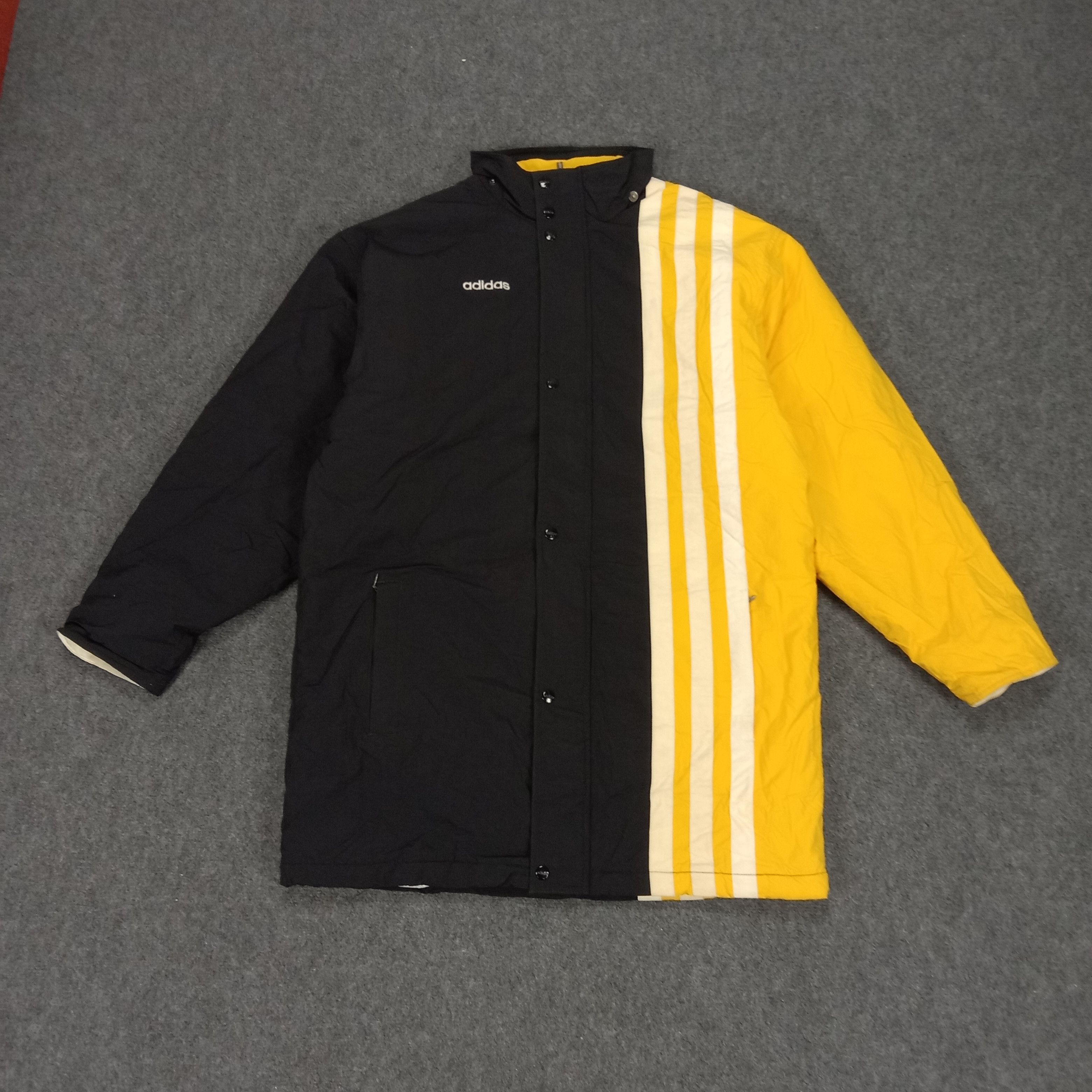 Adidas Adidas Sportwear Rare Design Windbreaker Jacket Size US L / EU 52-54 / 3 - 1 Thumbnail