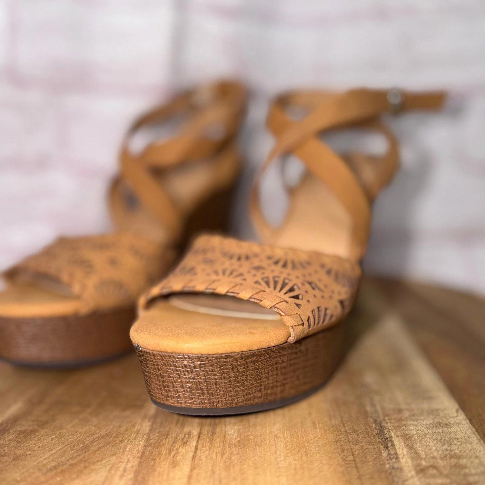 Other Indigo Rd Size 6.5 Tan Strappy Platform Sandals Size US 6.5 / IT 36.5 - 6 Thumbnail
