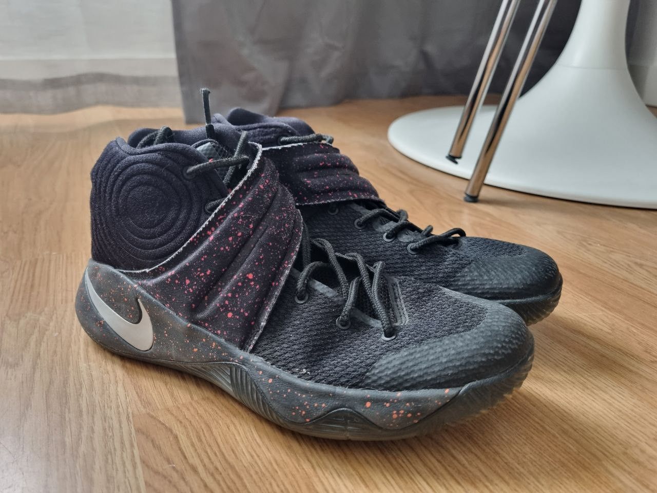 Nike Nike Kyrie 2 Wolf Pack Size US 7.5 / EU 40-41 - 1 Thumbnail