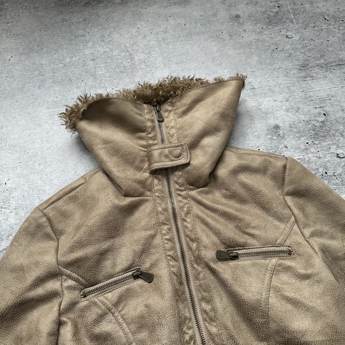 Abercrombie & Fitch Vintage Chicoree Suede/Faux Fur Cropped Jacket Hype Y2K Size S / US 4 / IT 40 - 8 Thumbnail