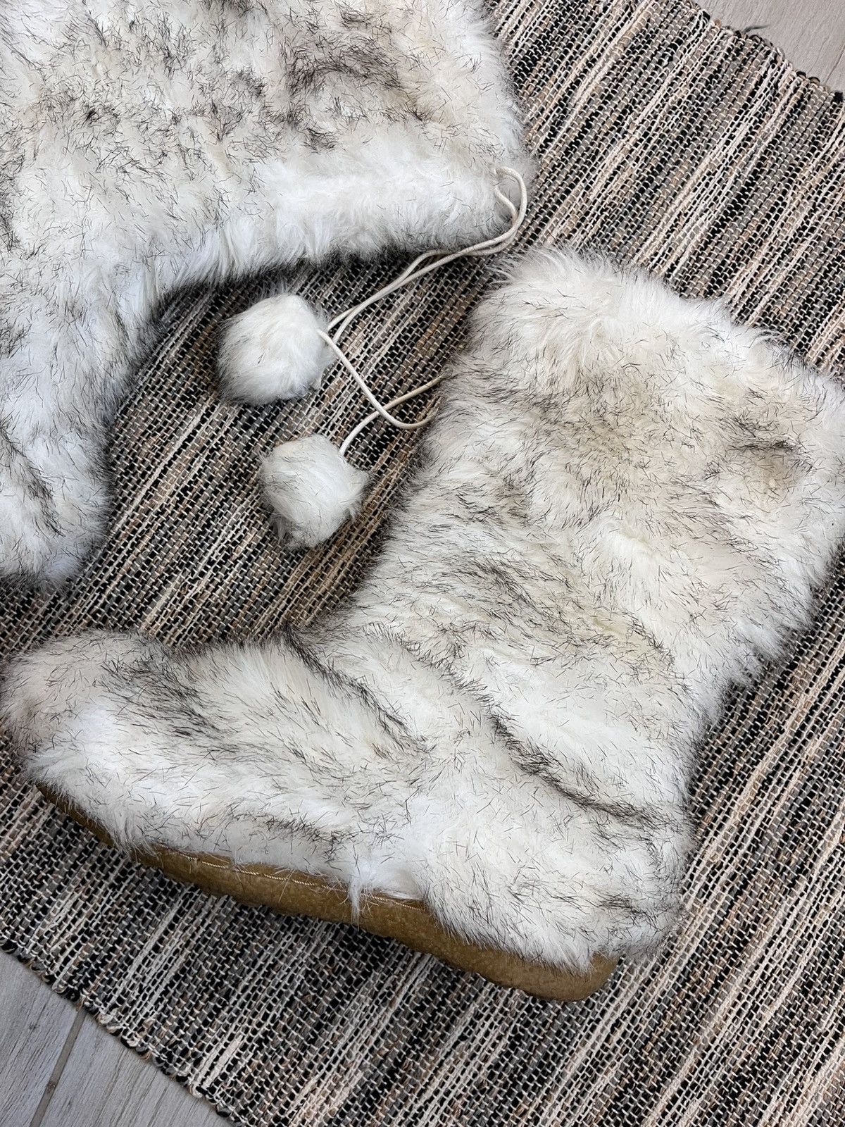 Other Vintage faux fur boots yeti shoes rare y2k ankle boots Size US 7 / IT 37 - 7 Thumbnail