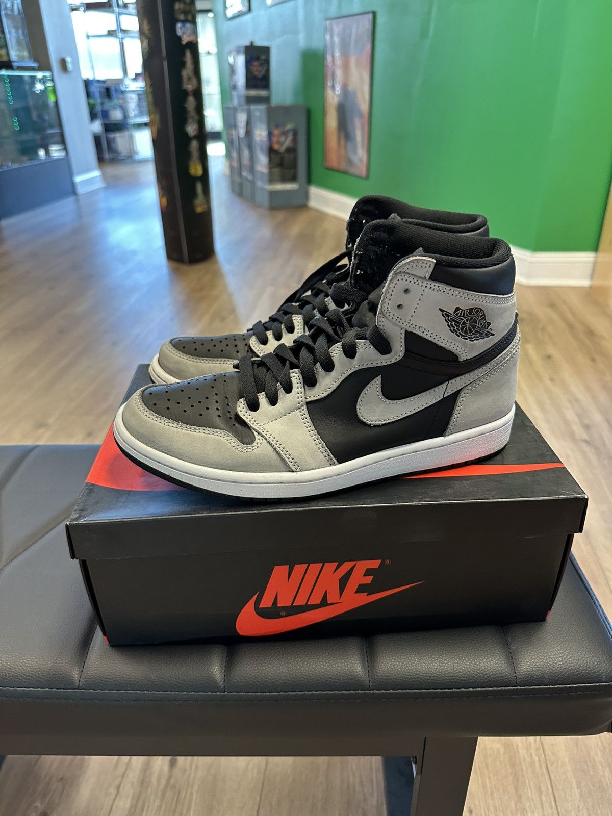 Nike Air Jordan 1 Retro High OG Size US 8.5 / EU 41-42 - 3 Thumbnail
