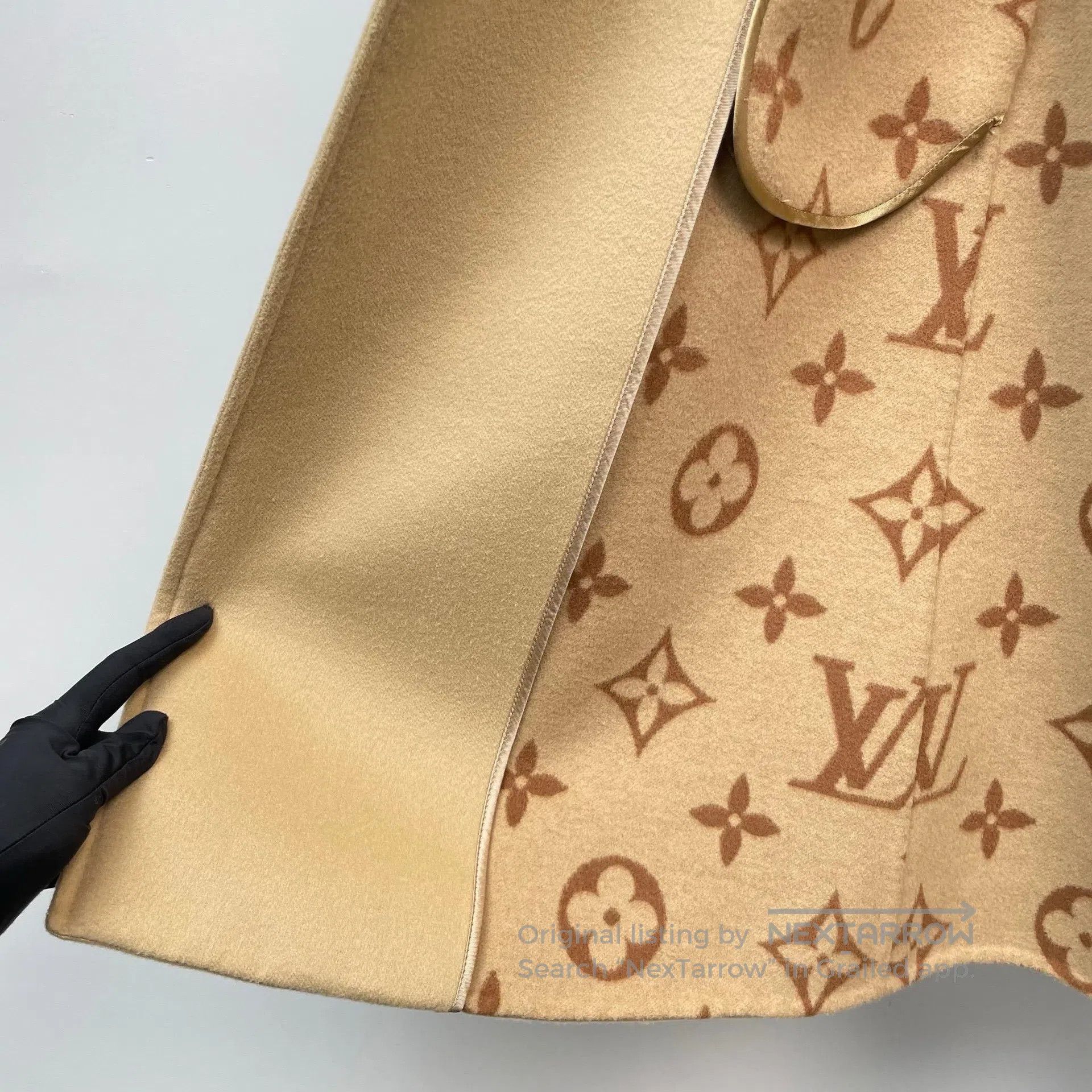 Louis Vuitton Louis Vuitton Beige Lined All-Over Print Belted Coat| Size XXS / US 00 / IT 34 - 4 Thumbnail