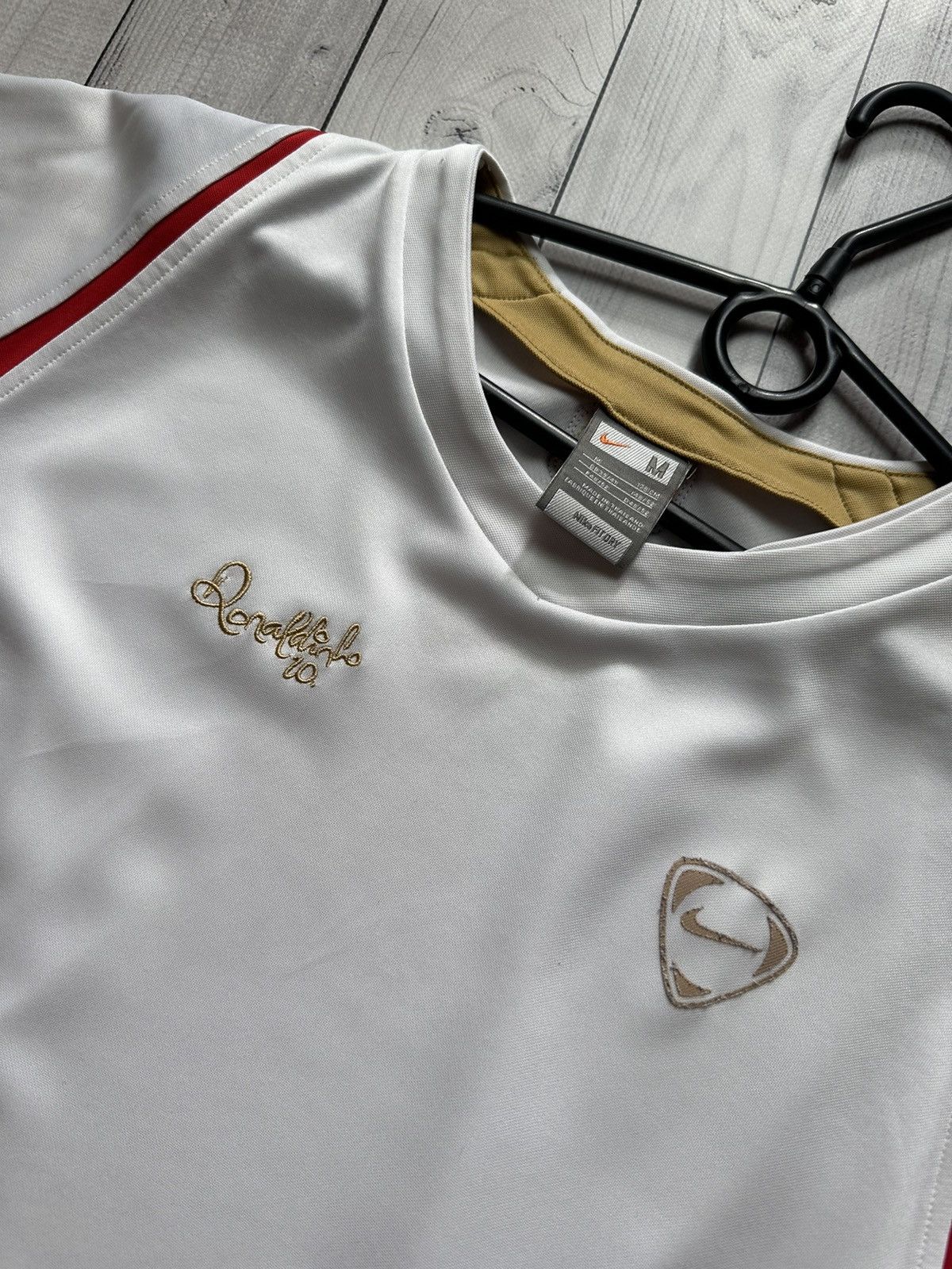 Nike × Vintage Vintage Nike Ronaldinho 10 soccer jersey size M logo R10 Size US M / EU 48-50 / 2 - 7 Thumbnail