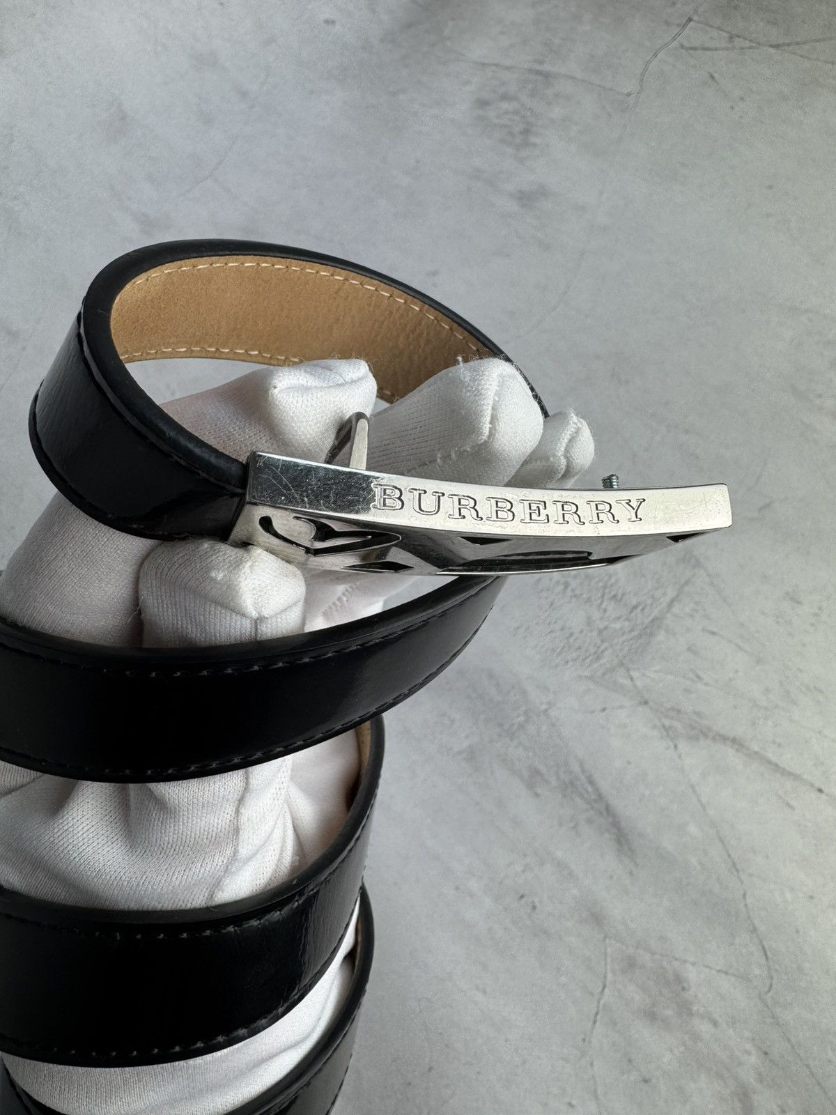 Burberry Burberry Heart Buckle Black Patent Belt Size ONE SIZE - 3 Thumbnail