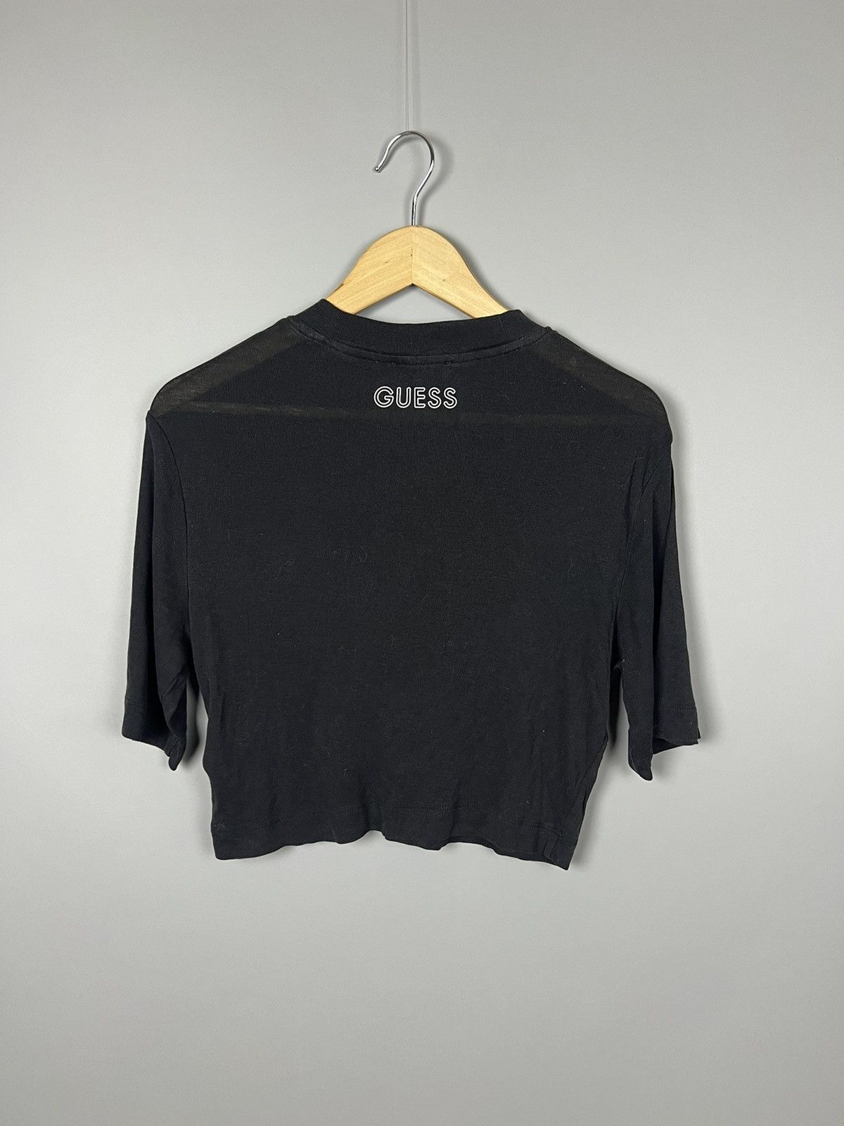 Guess (XS-S) GUESS back print tee Size S / US 4 / IT 40 - 1 Thumbnail