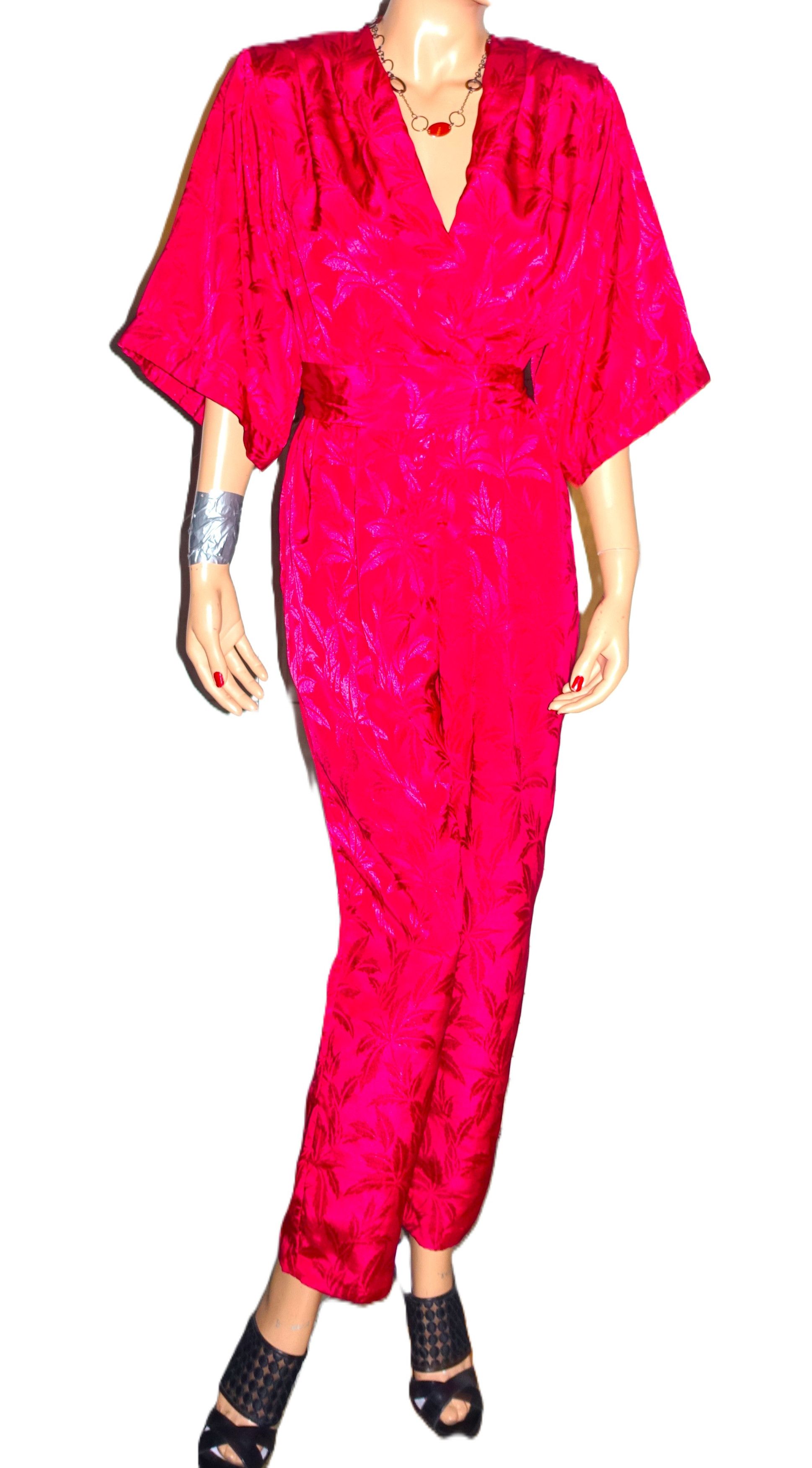 Vintage Vintage Vivian's Collection Red Floral Wrap Jumpsuit 10 Size 27" / US 4 / IT 40 - 1 Thumbnail