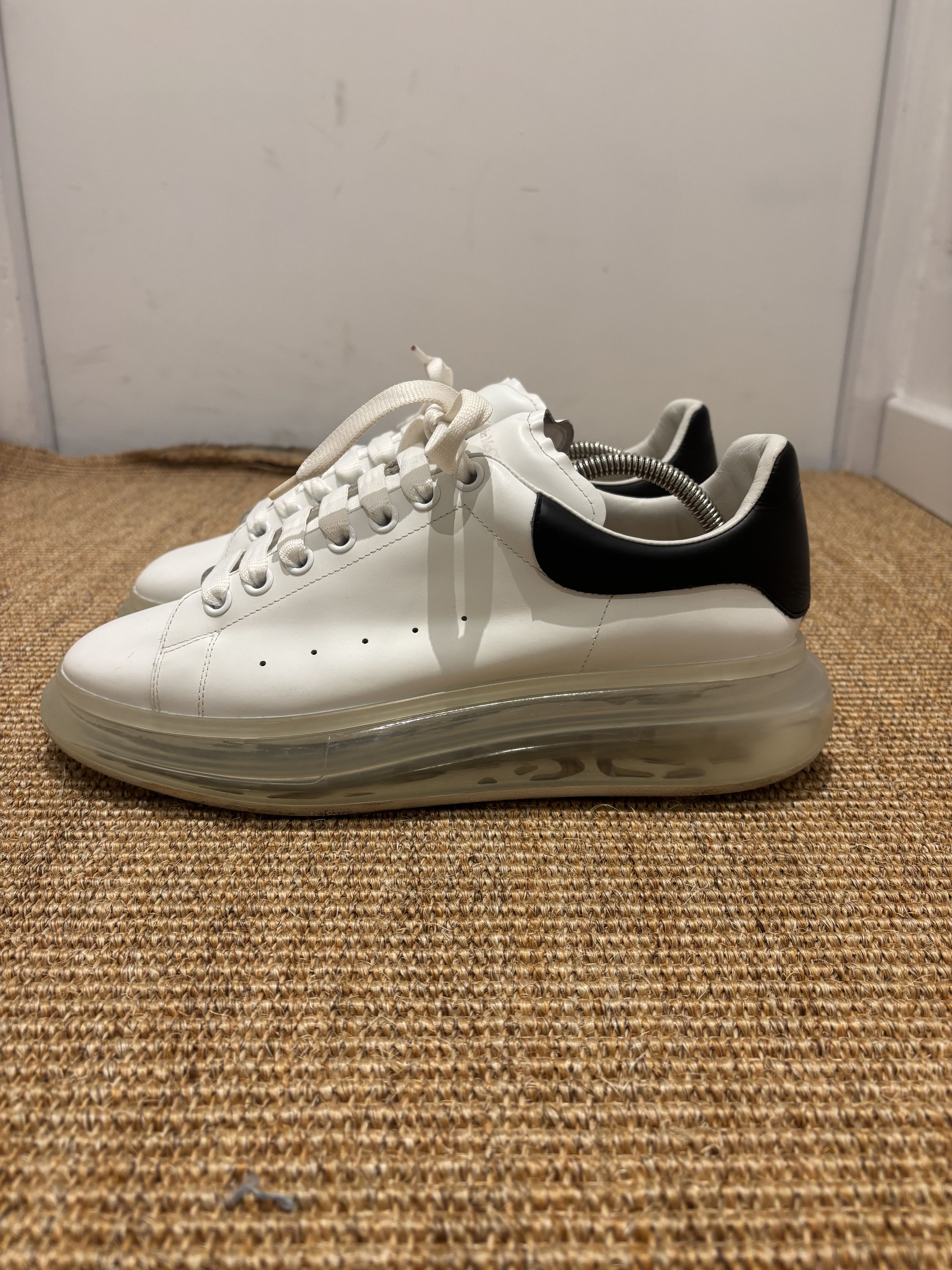 Alexander McQueen Basket de luxe Alexander McQueen oversize blanc et bleu Size US 10.5 / EU 43-44 - 3 Thumbnail