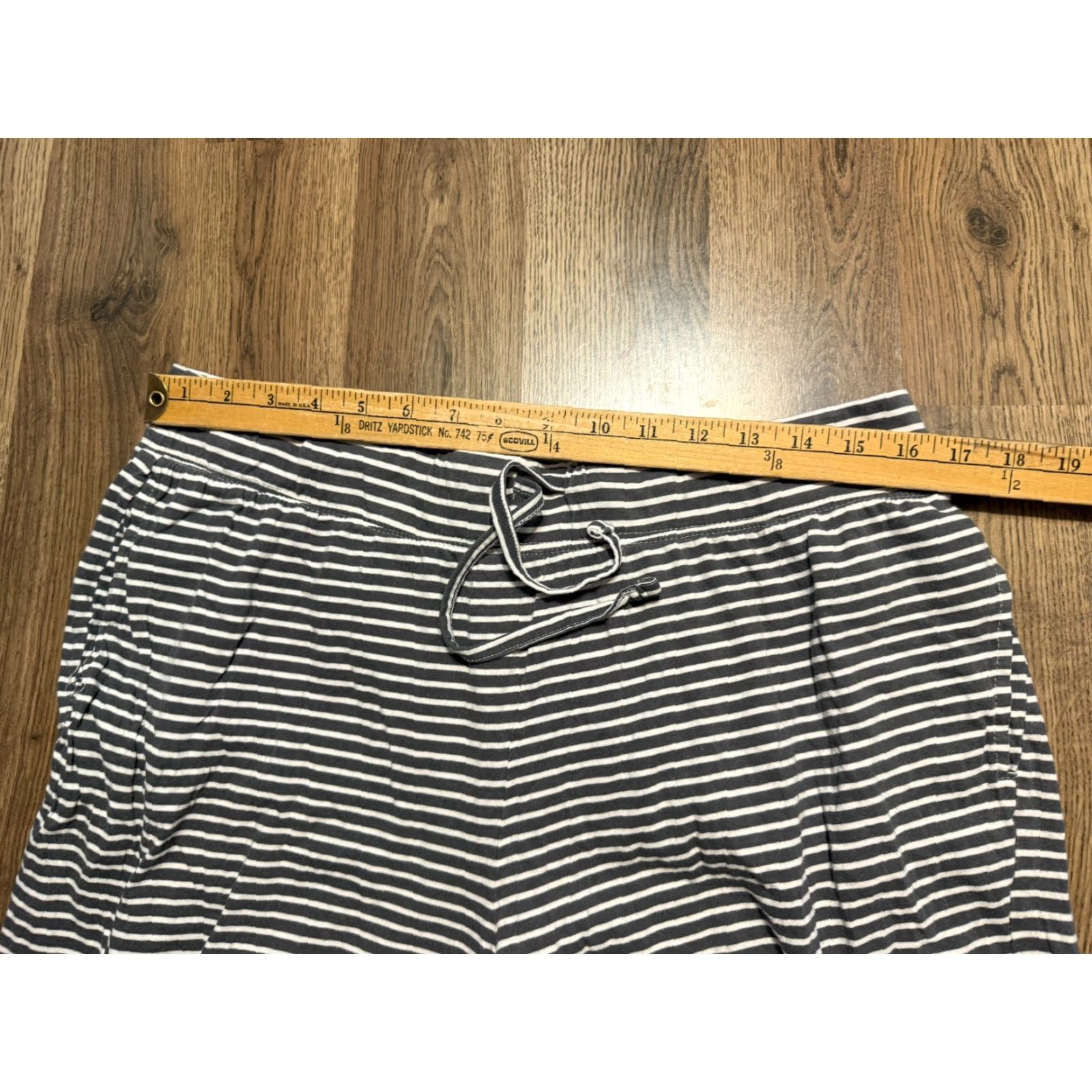 Jockey **Jockey Gray Women's Large Stripe Tie Waist PJ Pants** User: Jockey Gray Women's Large Stripe Tie Waist PJ Pants Size 36" / US 14 / IT 50 - 5 Thumbnail