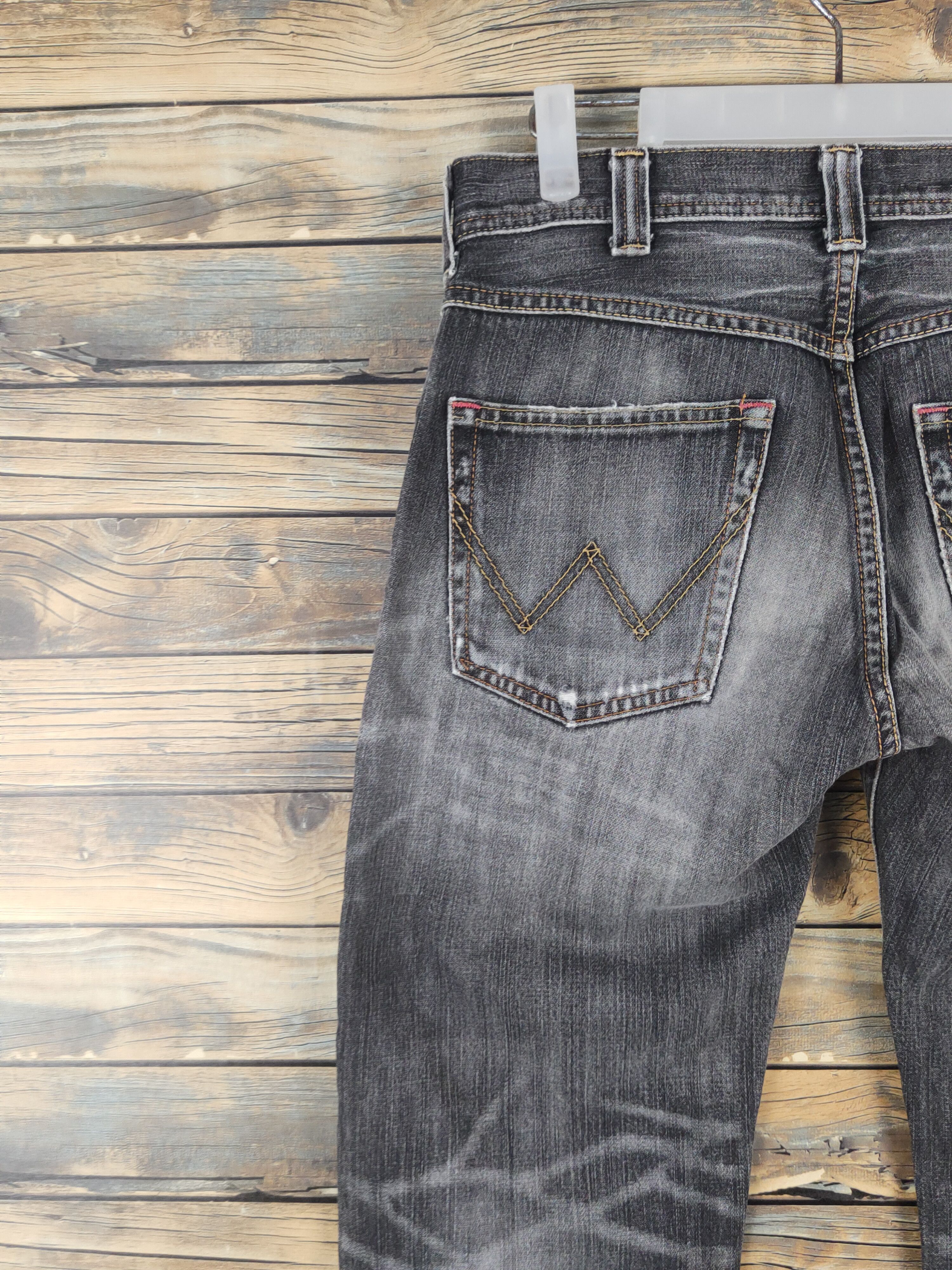 Vintage Wrangler Black Distressed Ripped denim Jeans #W1602 Size US 30 / EU 46 - 8 Thumbnail