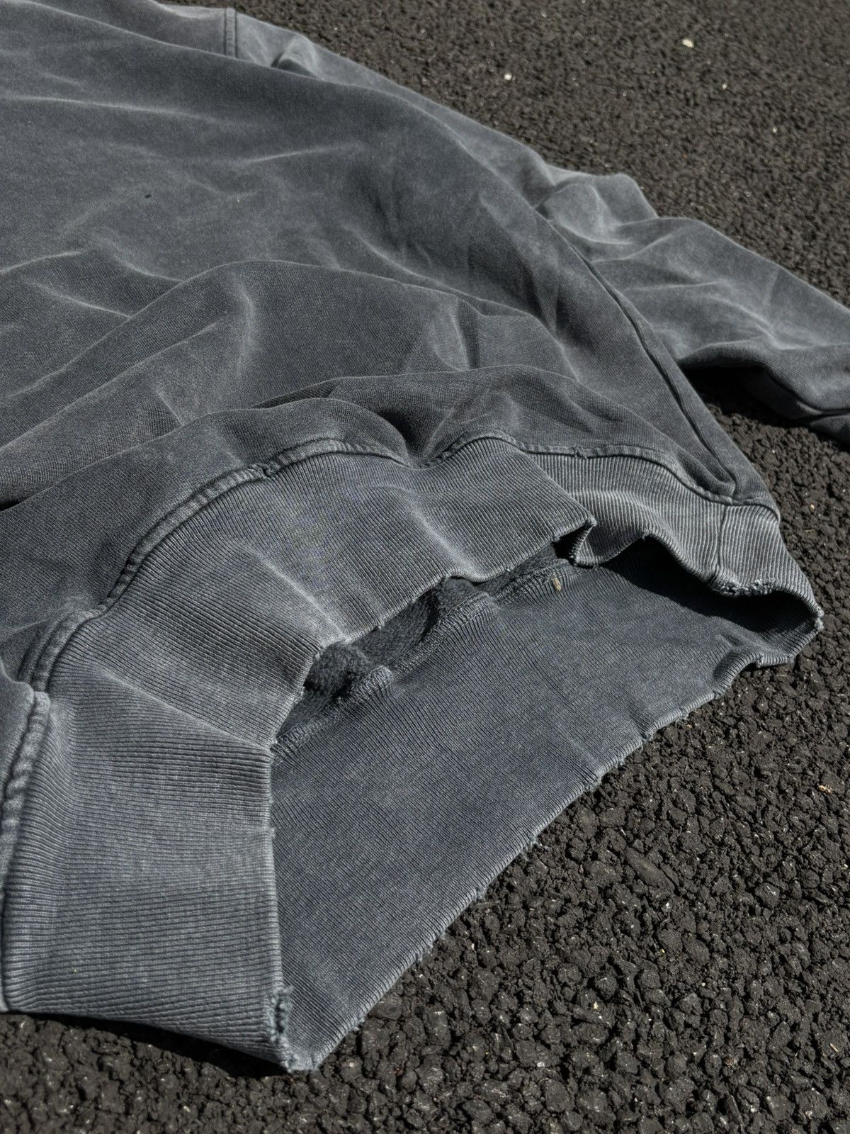 Han Kjobenhavn HANS KJOBENHAVN Distressed Crewneck Size US M / EU 48-50 / 2 - 2 Thumbnail