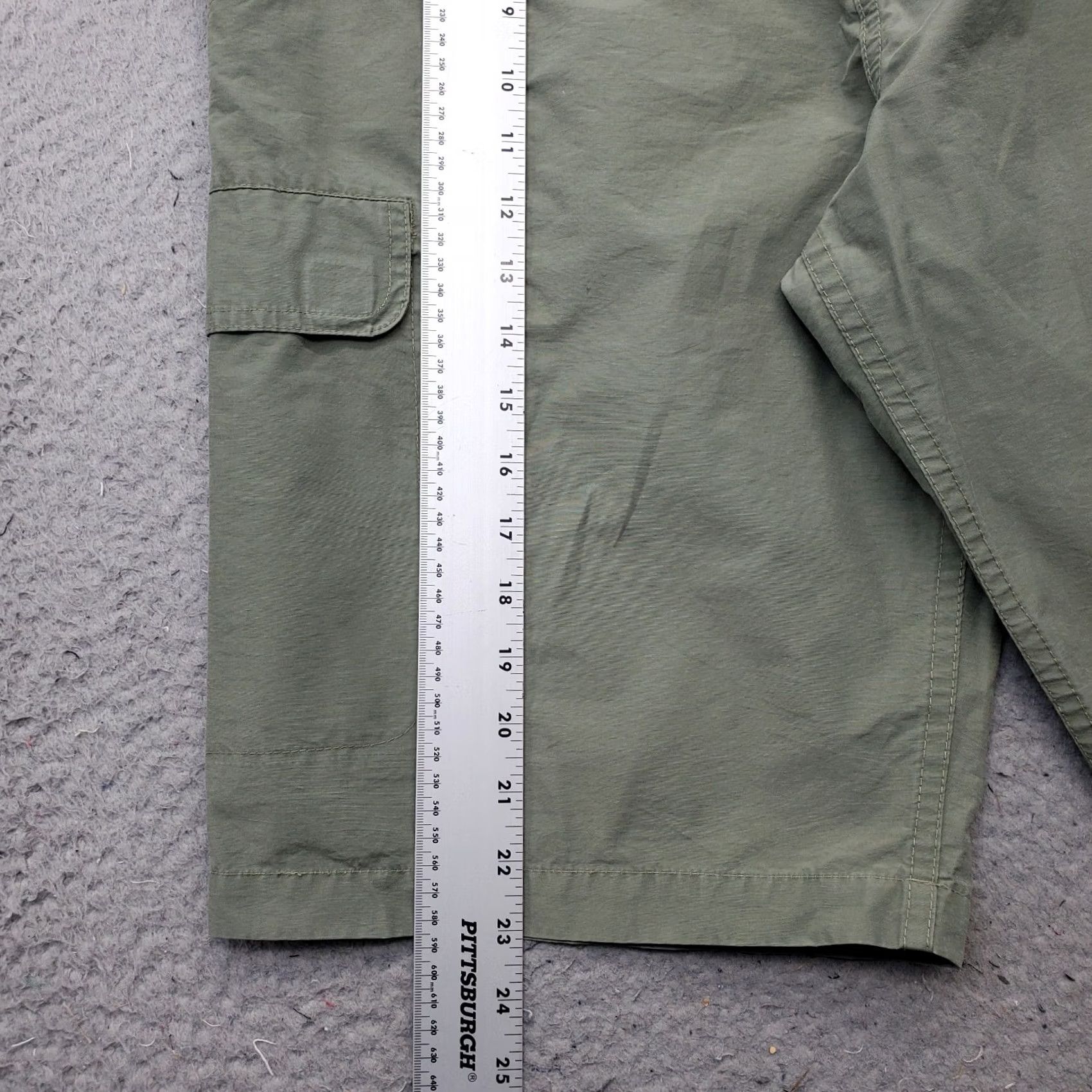 Levi's Levi's Cargo Shorts Mens 31 Green Flat Front Utility Pocket Hiking Outdoor Apparel Shirt? Size US 31 - 3 Thumbnail