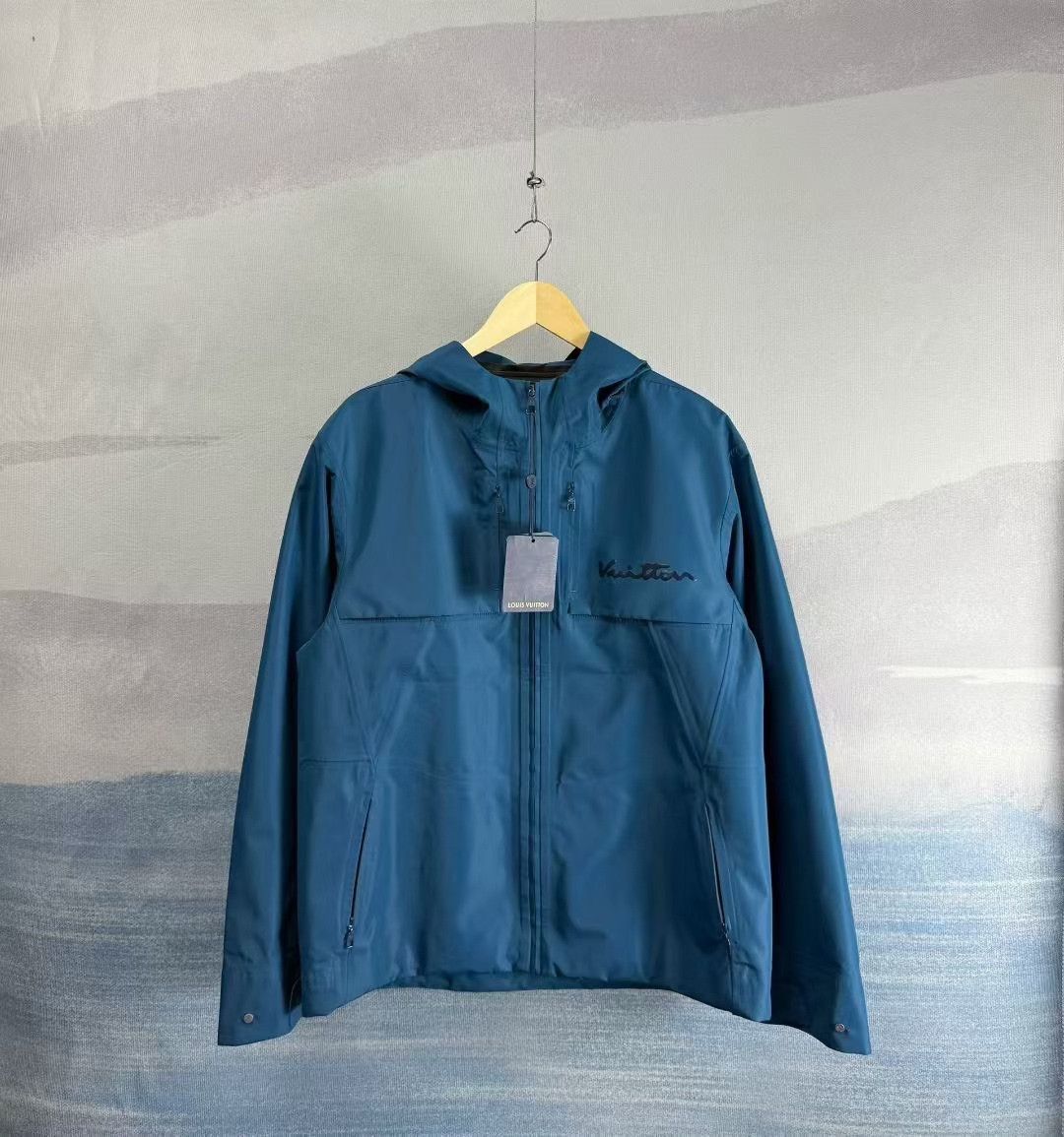 Louis Vuitton Louis Vuitton LV Printed Logo Blue Windbreaker Size US M / EU 48-50 / 2 - 1 Thumbnail