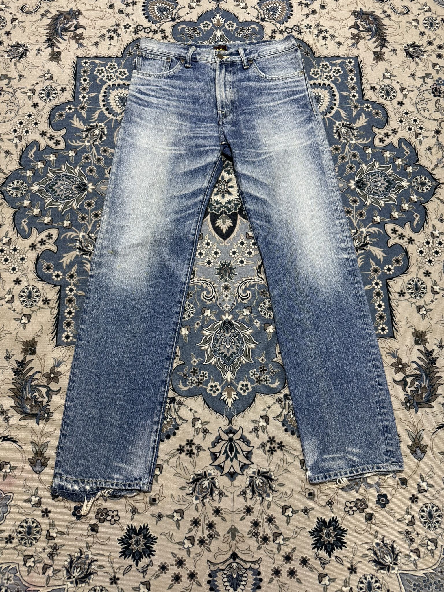 Beauty Beast × Japanese Brand Vintage Japanese Brand RNA Distressed Jeans Sun Faded Size US 32 / EU 48 - 1 Thumbnail