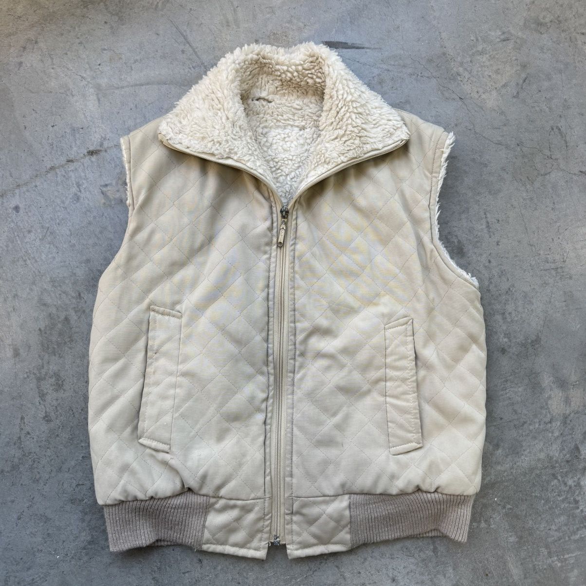 Vintage Vintage 90s Sherpa Lined Zip Up Quilted Vest Size US M / EU 48-50 / 2 - 1 Thumbnail