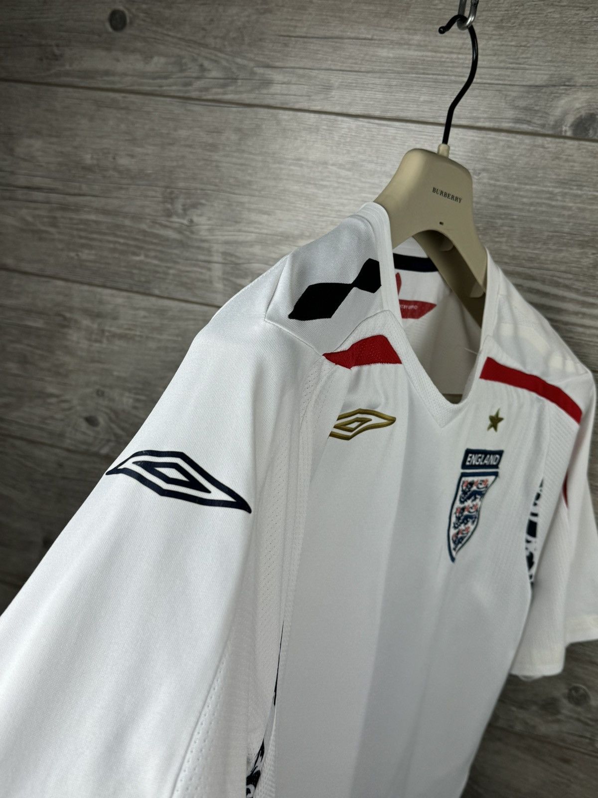 Umbro ENGLAND 2007 2009 HOME SHIRT FOOTBALL SOCCER JERSEY SIZE M Size US M / EU 48-50 / 2 - 7 Thumbnail