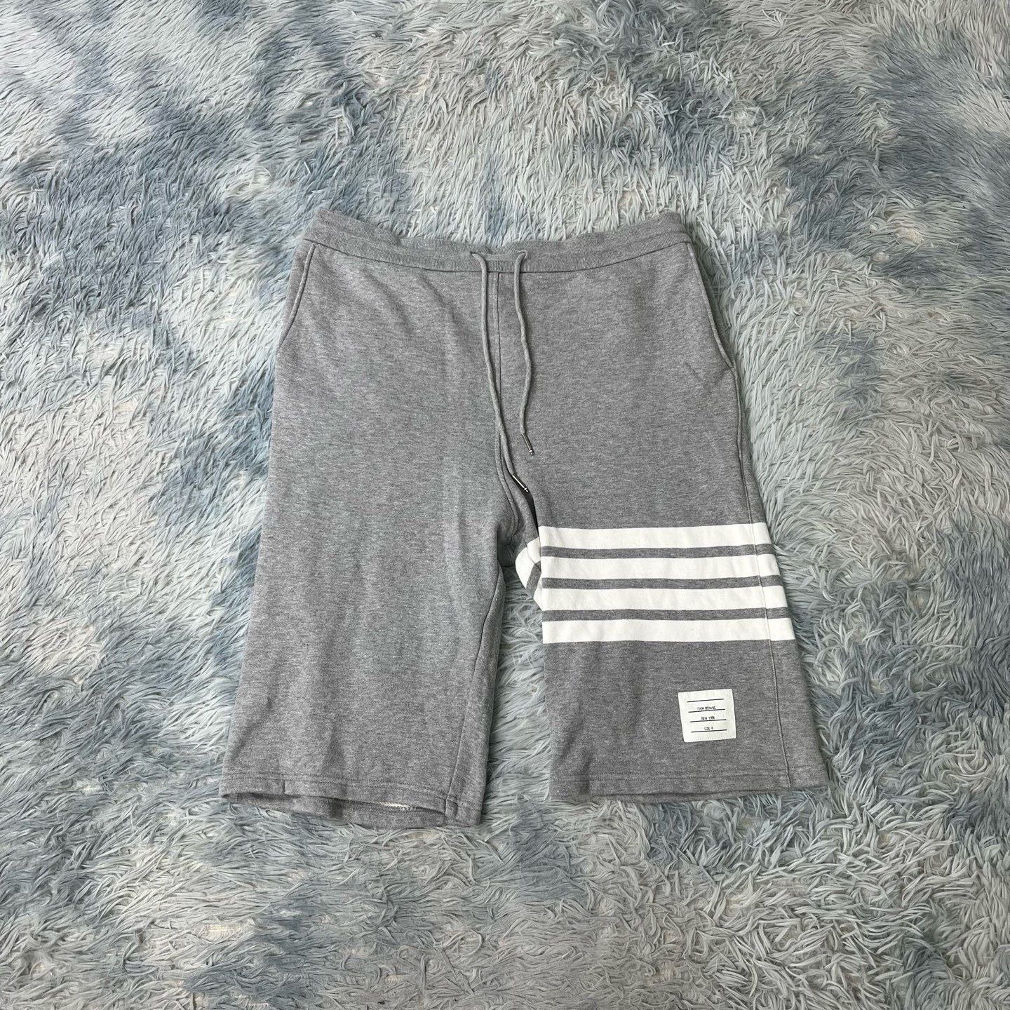 Thom Browne Thom Browne Four-Stripe Shorts Size US 28 / EU 44 - 1 Thumbnail