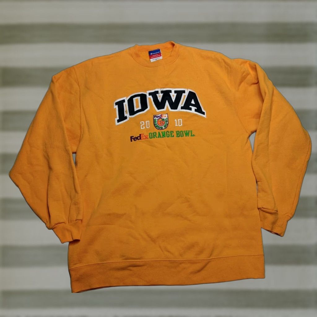 Champion VINTAGE Champion Iowa Hawkeyes 2010 FedEx Orange Bowl Yellow Sweatshirt XL Crew Neck Pullover Men Size US XL / EU 56 / 4 - 1 Thumbnail