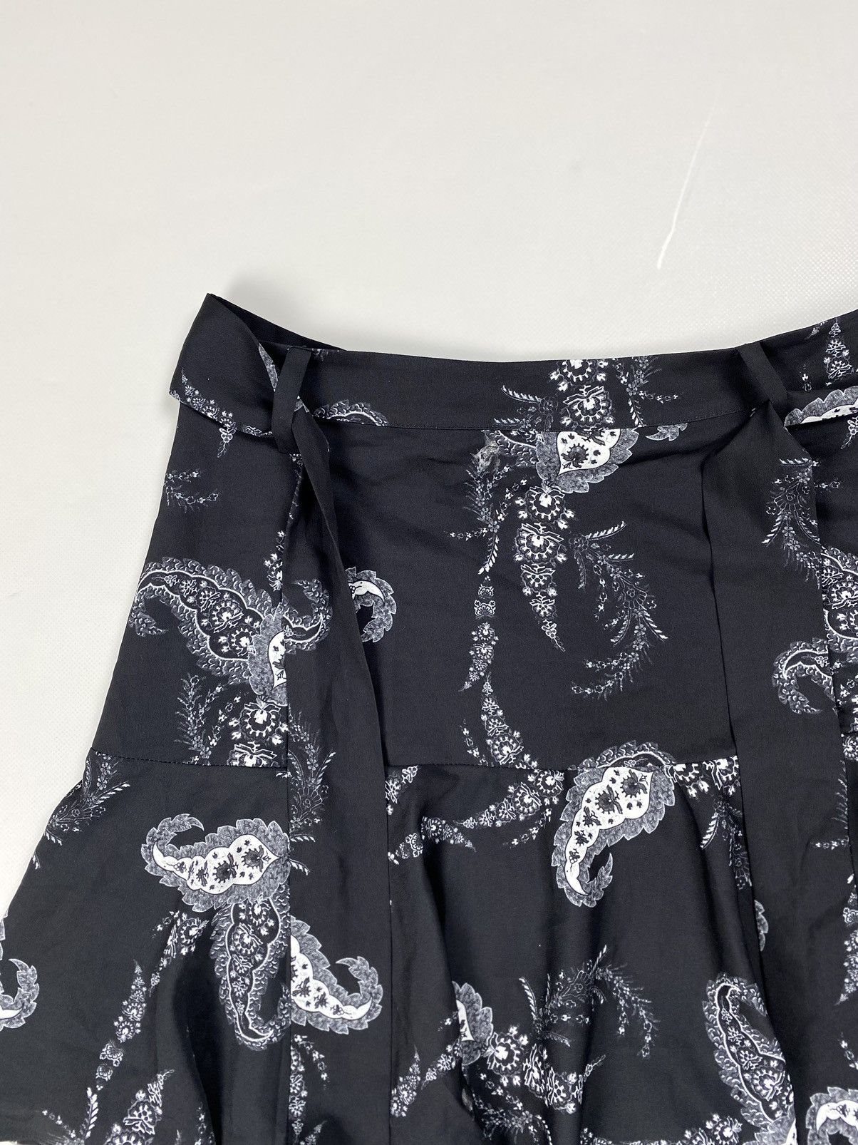 Allsaints Allsaints Frida Kashmir ladies skirt / skort size US 4 EU 36 Size 27" / US 4 / IT 40 - 5 Thumbnail