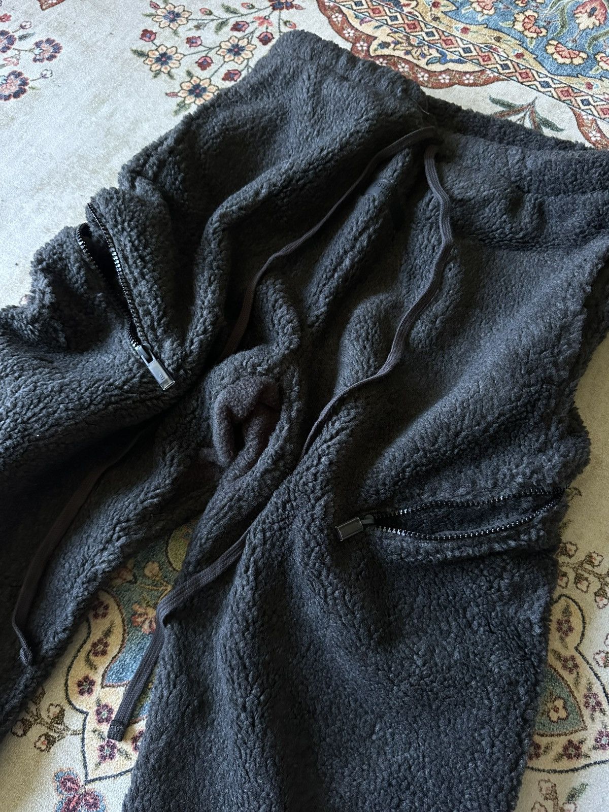 Essentials × FOG × Fear of God NEW Fear Of God Essentials Relaxed Polar Fleece Pants - Iron Size US 30 / EU 46 - 8 Thumbnail
