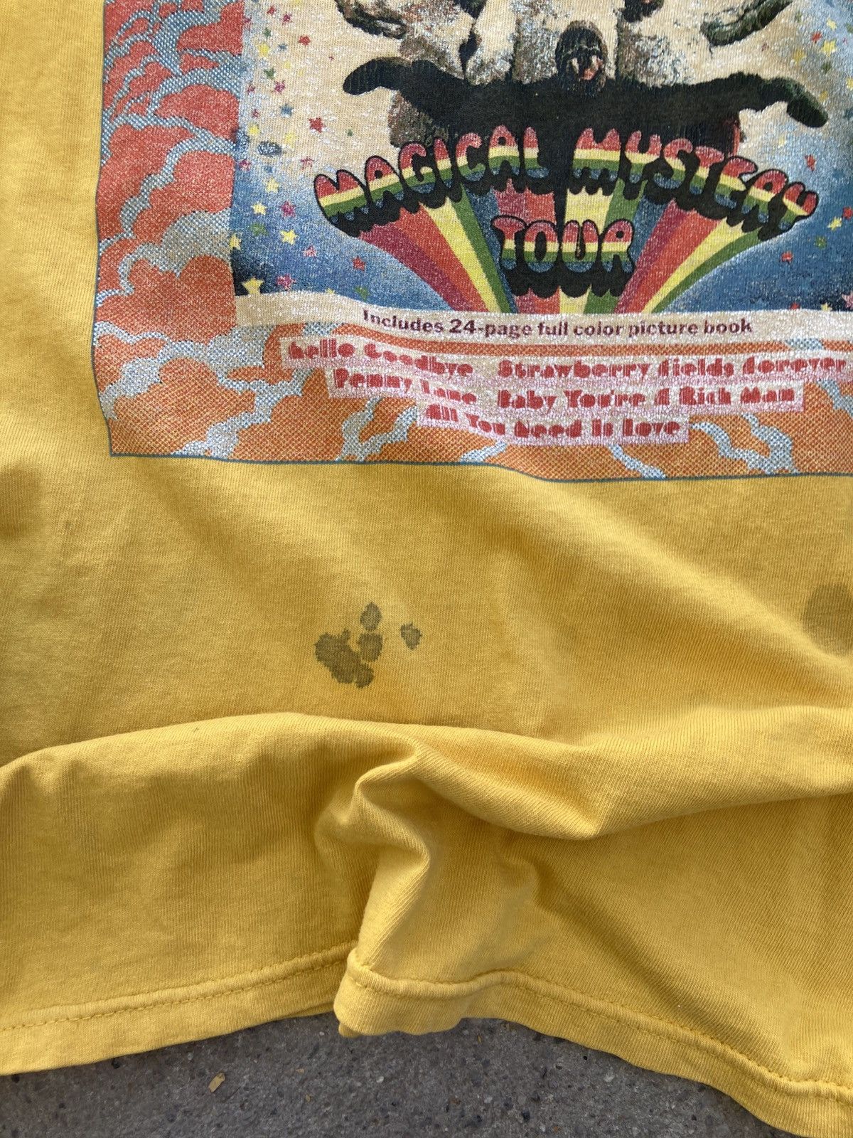 Apple The Beatles Magical Mystery Tour Trashed Tee 2005 Size US XL / EU 56 / 4 - 4 Thumbnail
