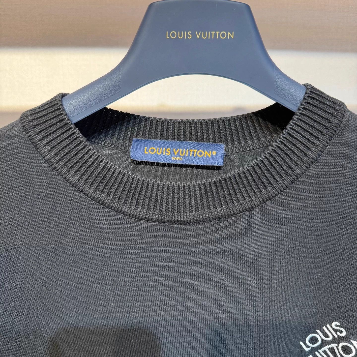 Louis Vuitton LV Black Pin Short Sleeve Tee Size L Size US L / EU 52-54 / 3 - 3 Thumbnail