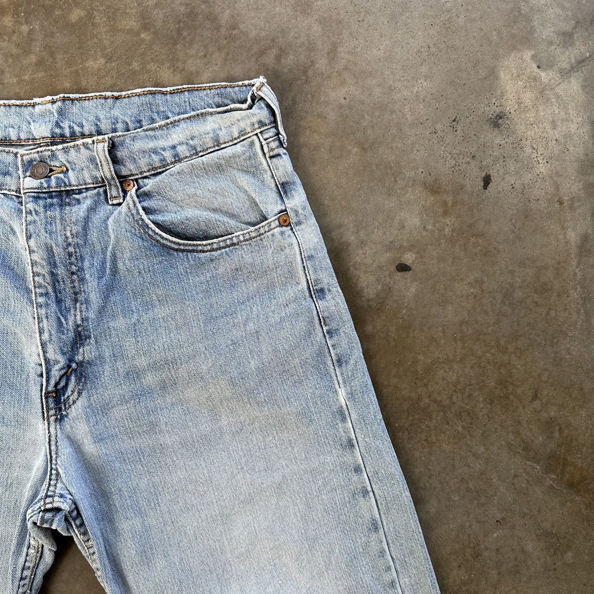 Levi's Vintage Levi’s 512 Lightwash Distressed Faded Denim Pant W32 Size US 32 / EU 48 - 5 Thumbnail