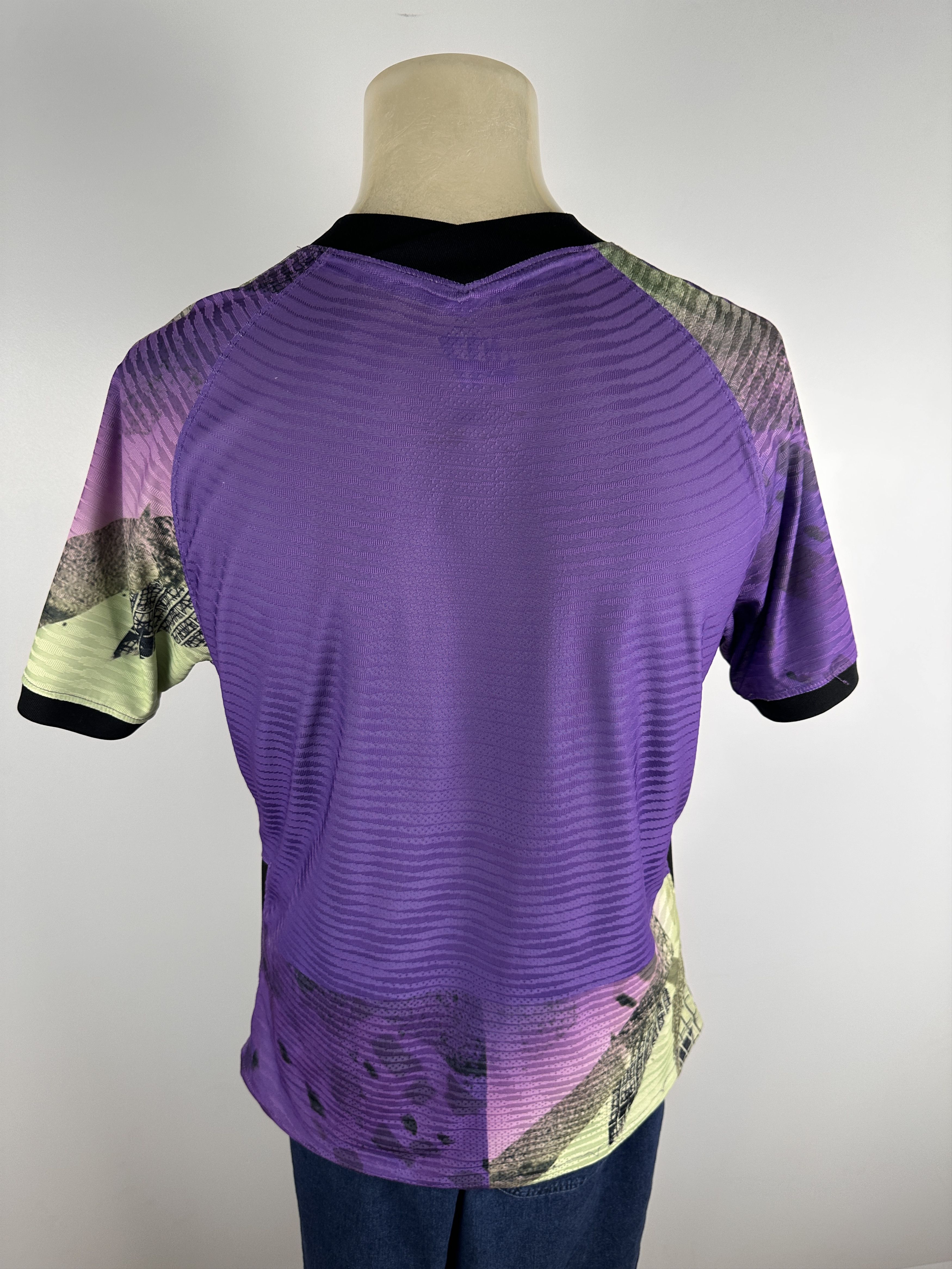 Nike Tottenham 2021 2022 football shirt soccer jersey size XL Size US XL / EU 56 / 4 - 9 Thumbnail