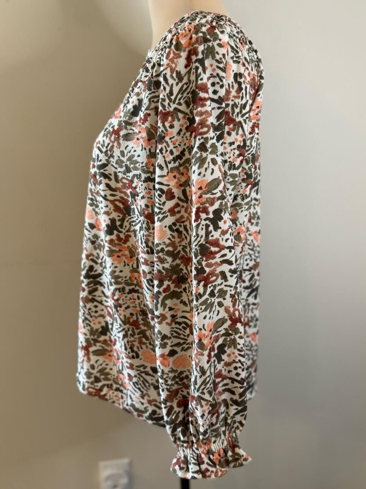 Other Jessica Simpson botanical top neutral hues long sleeves SM Size S / US 4 / IT 40 - 3 Thumbnail