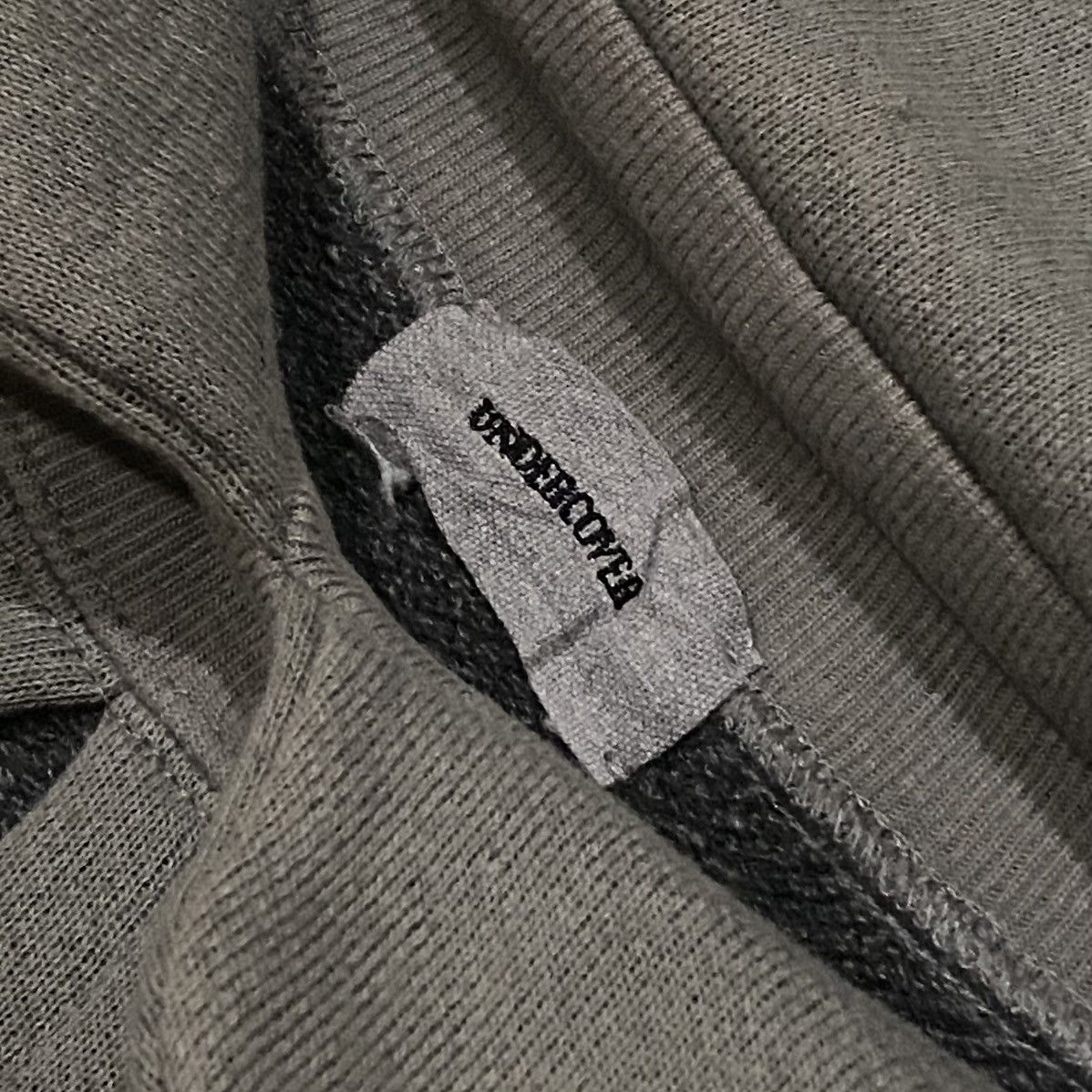 Japanese Brand × Jun Takahashi × Undercover Undercover Jun Takahashi Ripped Chest Hoodie Size S / US 4 / IT 40 - 7 Thumbnail