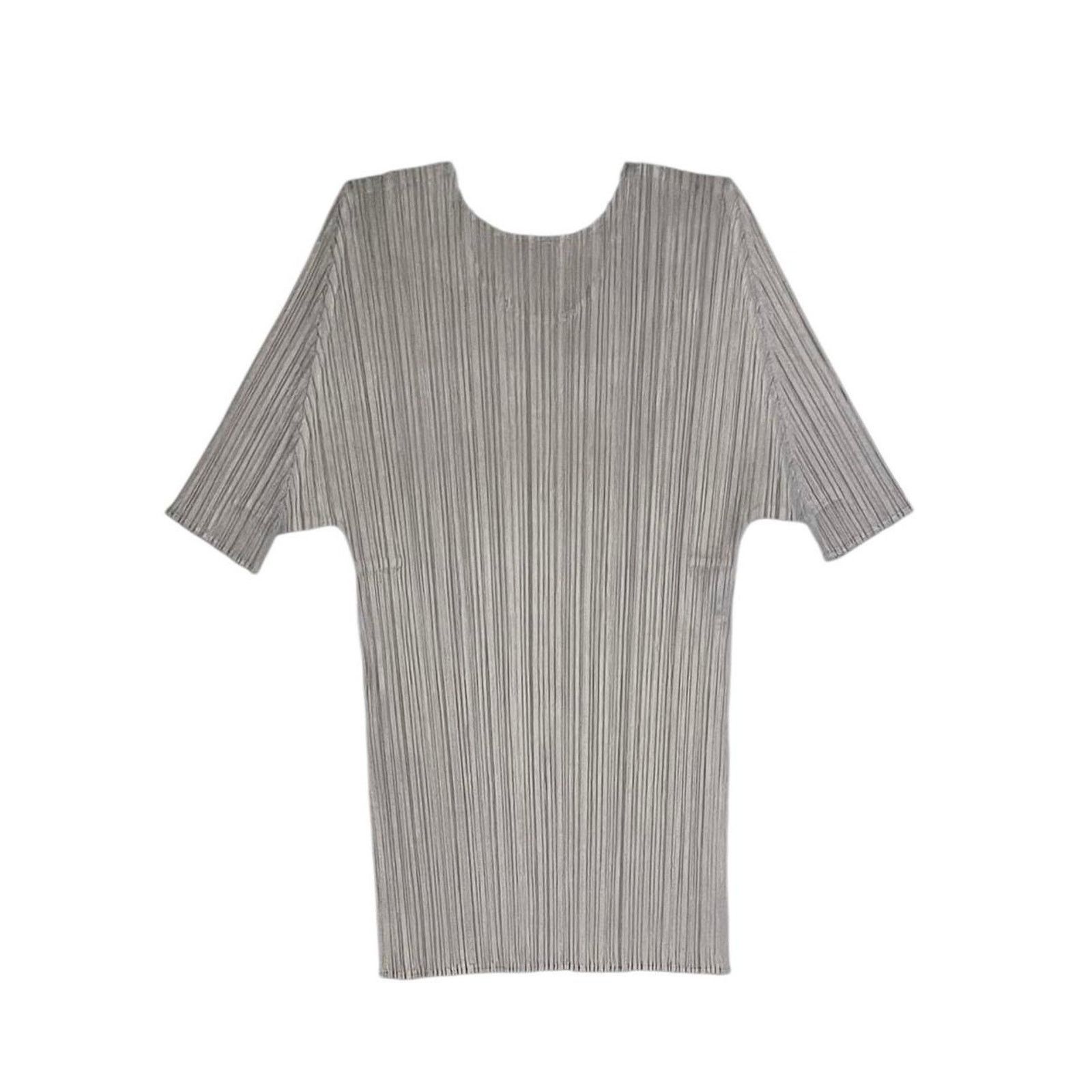 Issey Miyake NWOT PLEATS PLEASE ISSEY MIYAKE Gray Basics T-shirt Size 3 Size S / US 4 / IT 40 - 2 Thumbnail