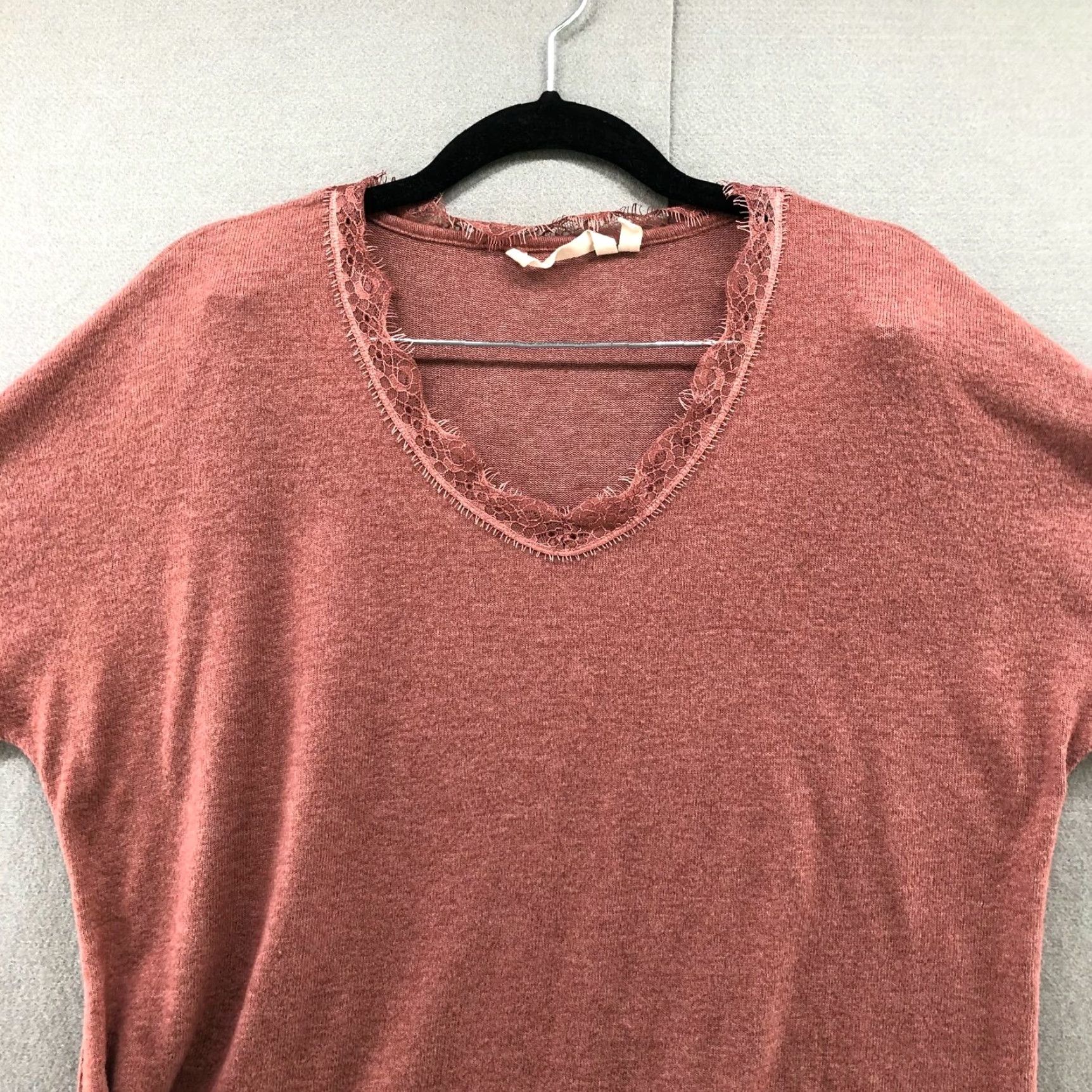 Soft Surroundings Soft Surroundings Sweater Womens M Rose Pink V-Neck Lace Trim Tight Knit Size M / US 6-8 / IT 42-44 - 3 Thumbnail