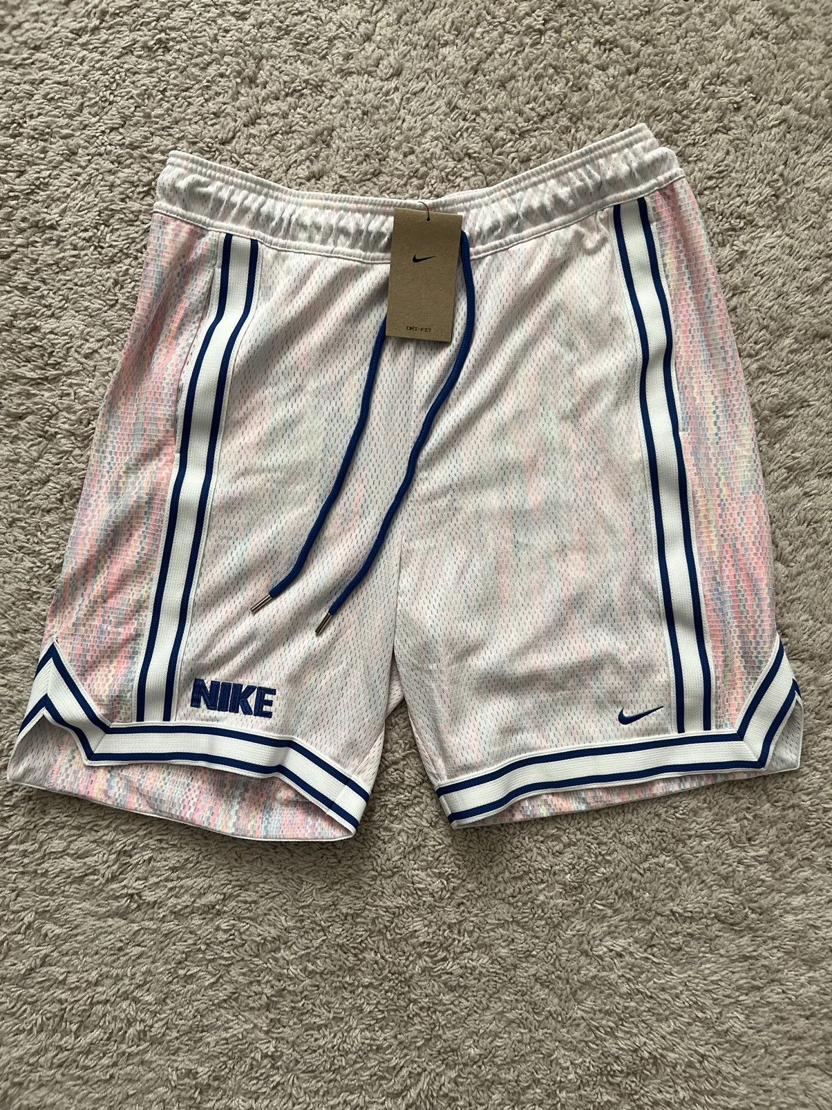 Nike NIKE DRI-FIT DNA+ Loose Fit 8" Basketball Shorts Size US 32 / EU 48 - 7 Thumbnail