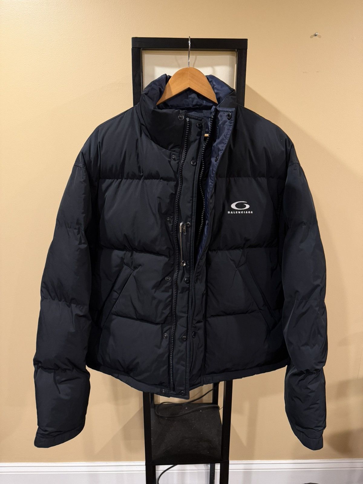 Balenciaga Balenciaga FW24 Runway Pin Reversible Down Puffer Jacket Size US S / EU 44-46 / 1 - 3 Thumbnail