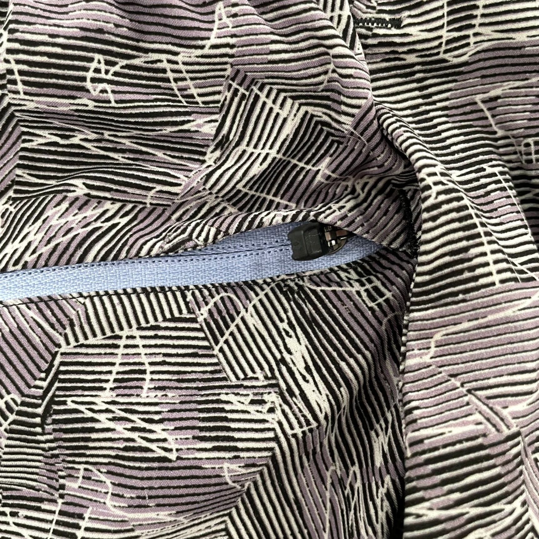 Lululemon Lululemon Short Adult Small Gray Purple Unlined Pockets Stretch Logo Mens S Size US 29 - 7 Thumbnail
