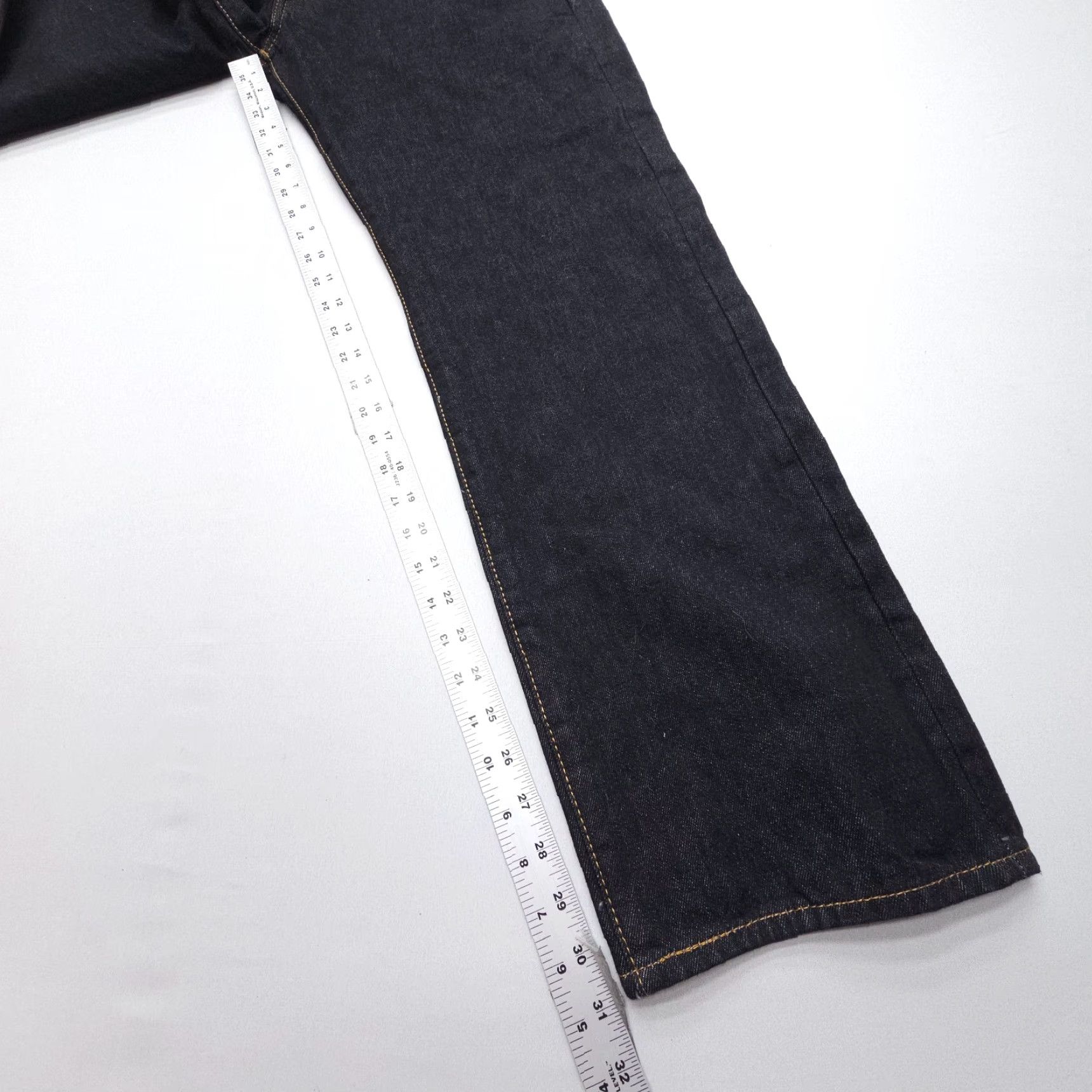 Levi's VINTAGE Levi's 501 Jeans Mens 35 x 34 Button Fly Black EUC Size US 35 - 5 Thumbnail