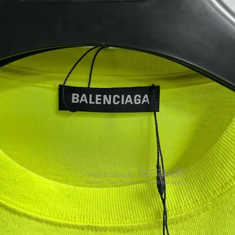 Balenciaga Balenciaga Neon Green Small Logo Crewneck Short-sleeve T-s Size US XXS / EU 40 - 2 Thumbnail