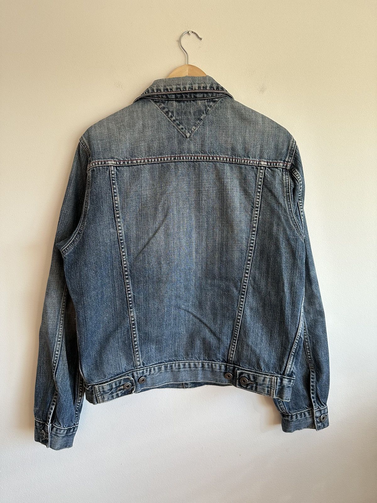 Tommy Hilfiger Tommy Hilfiger denim jacket with original scuffs Size US M / EU 48-50 / 2 - 2 Thumbnail