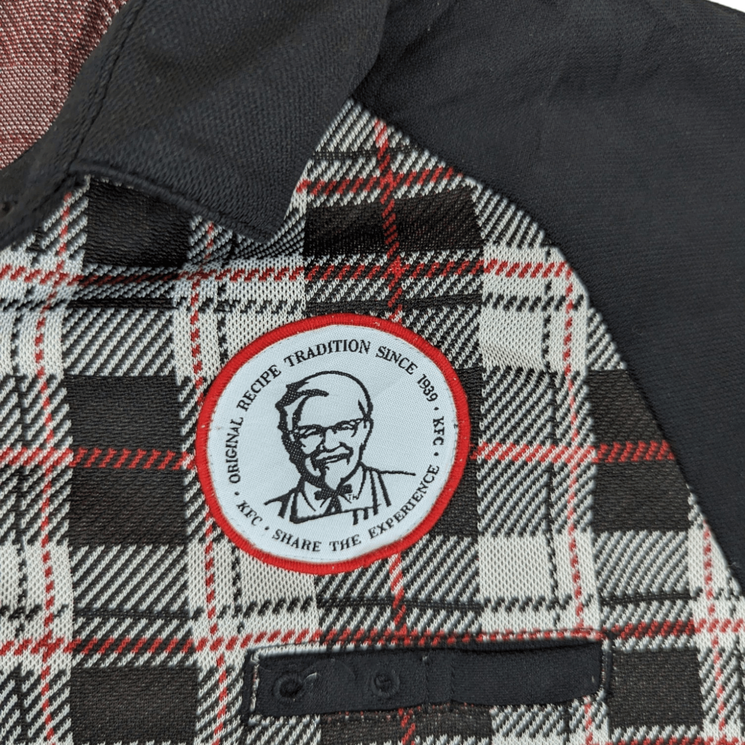 Japanese Brand Vintage 2000's KFC Workwear Polo T-Shirt Size US L / EU 52-54 / 3 - 5 Thumbnail