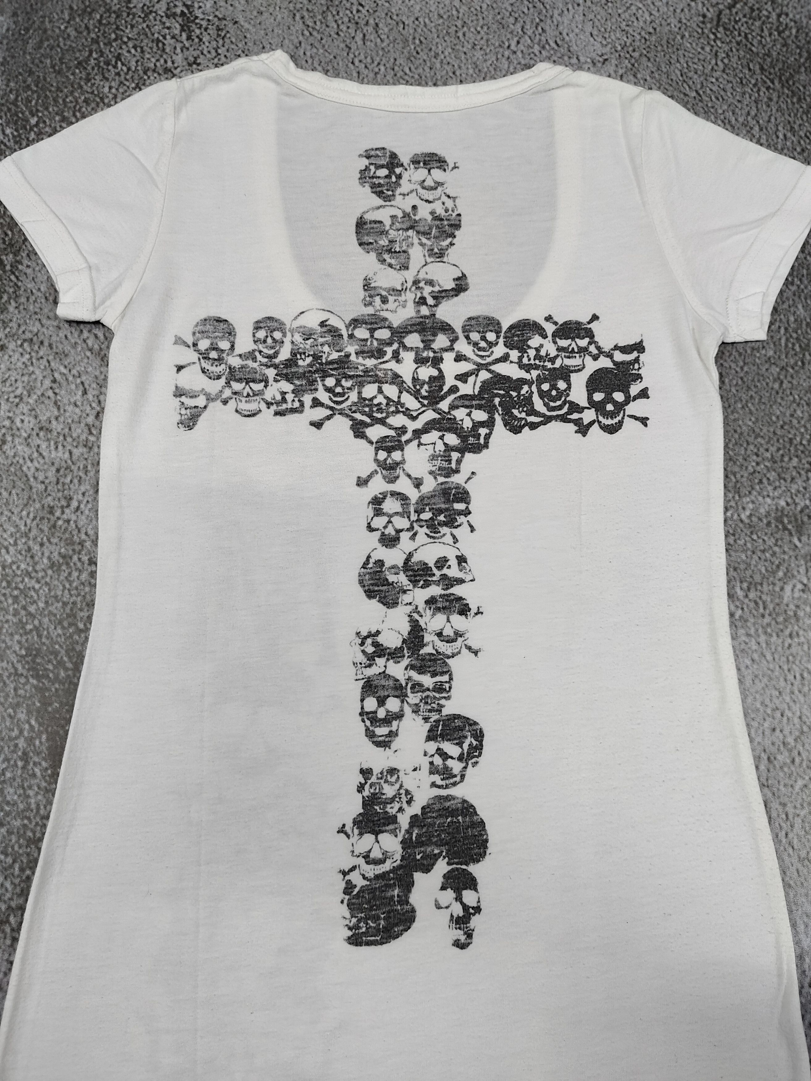 Japanese Brand 00s T.B Sensounico🇯🇵Gothic Skull Cross Crest Graphic Tee Size S / US 4 / IT 40 - 4 Thumbnail